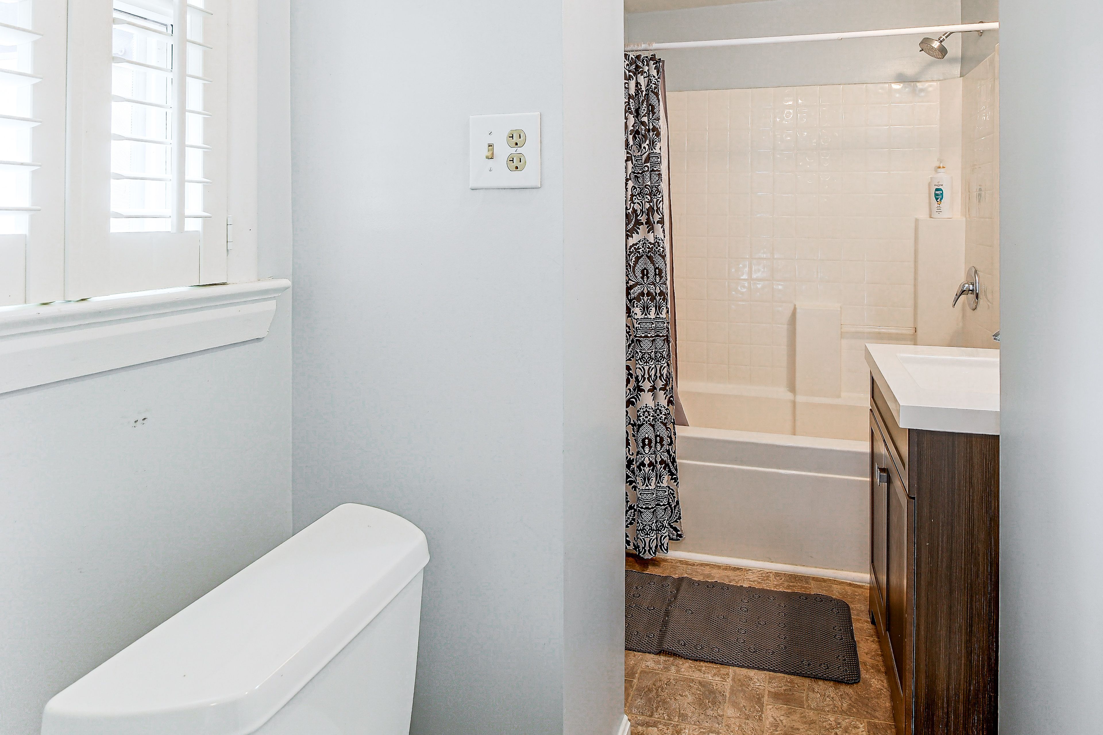 Bathroom | Lower Floor