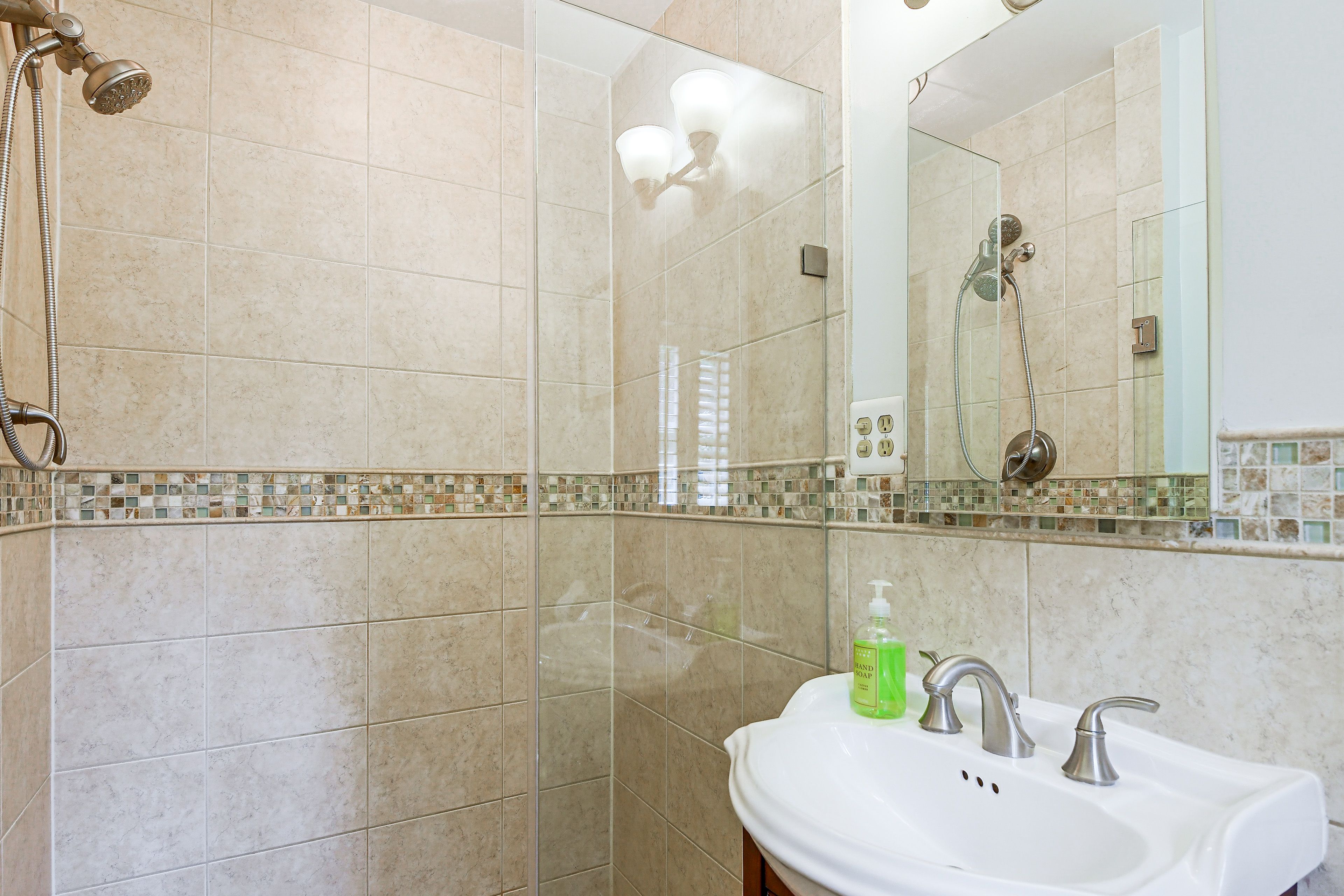 Bathroom | Upper Floor