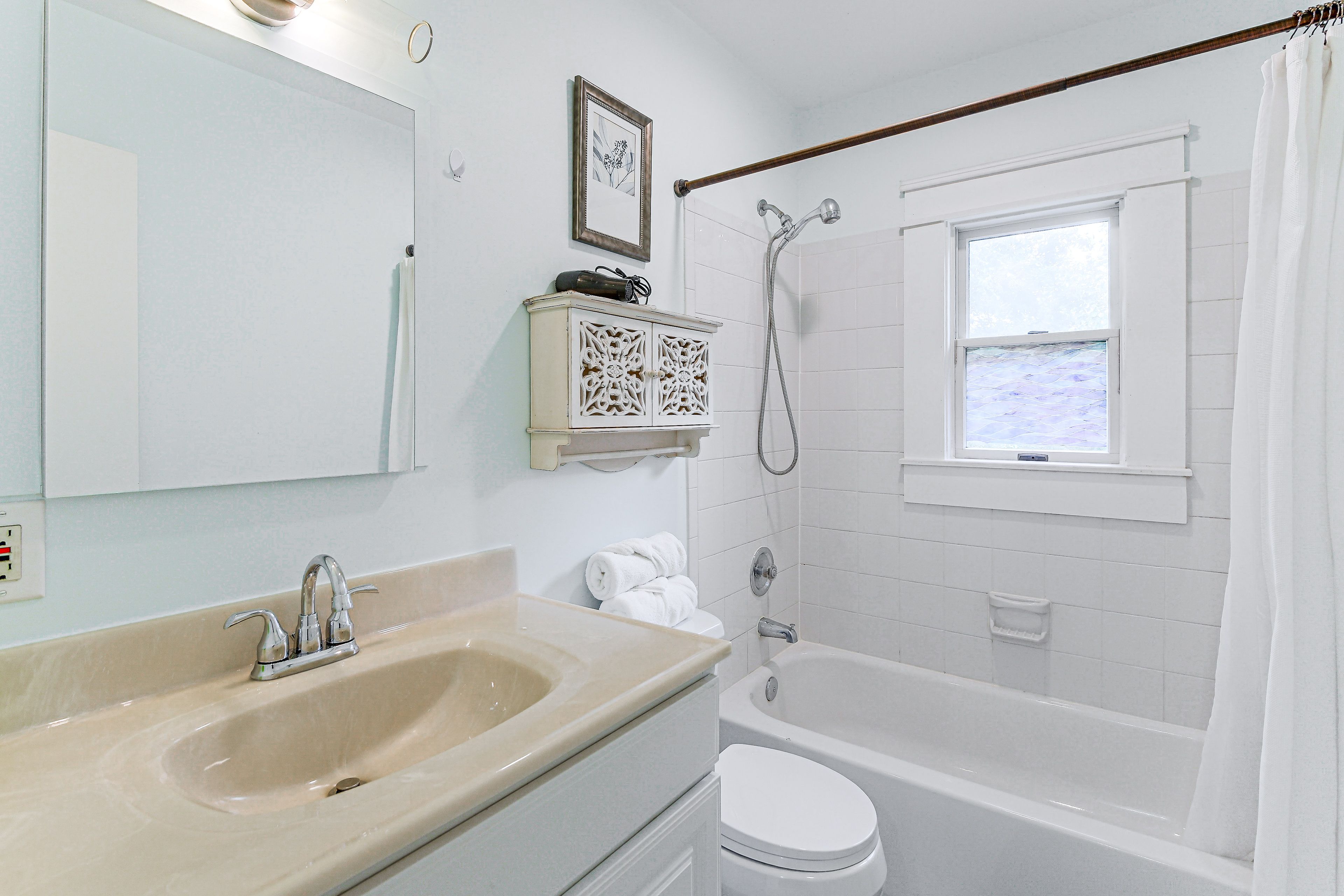 Bathroom | Upper Floor