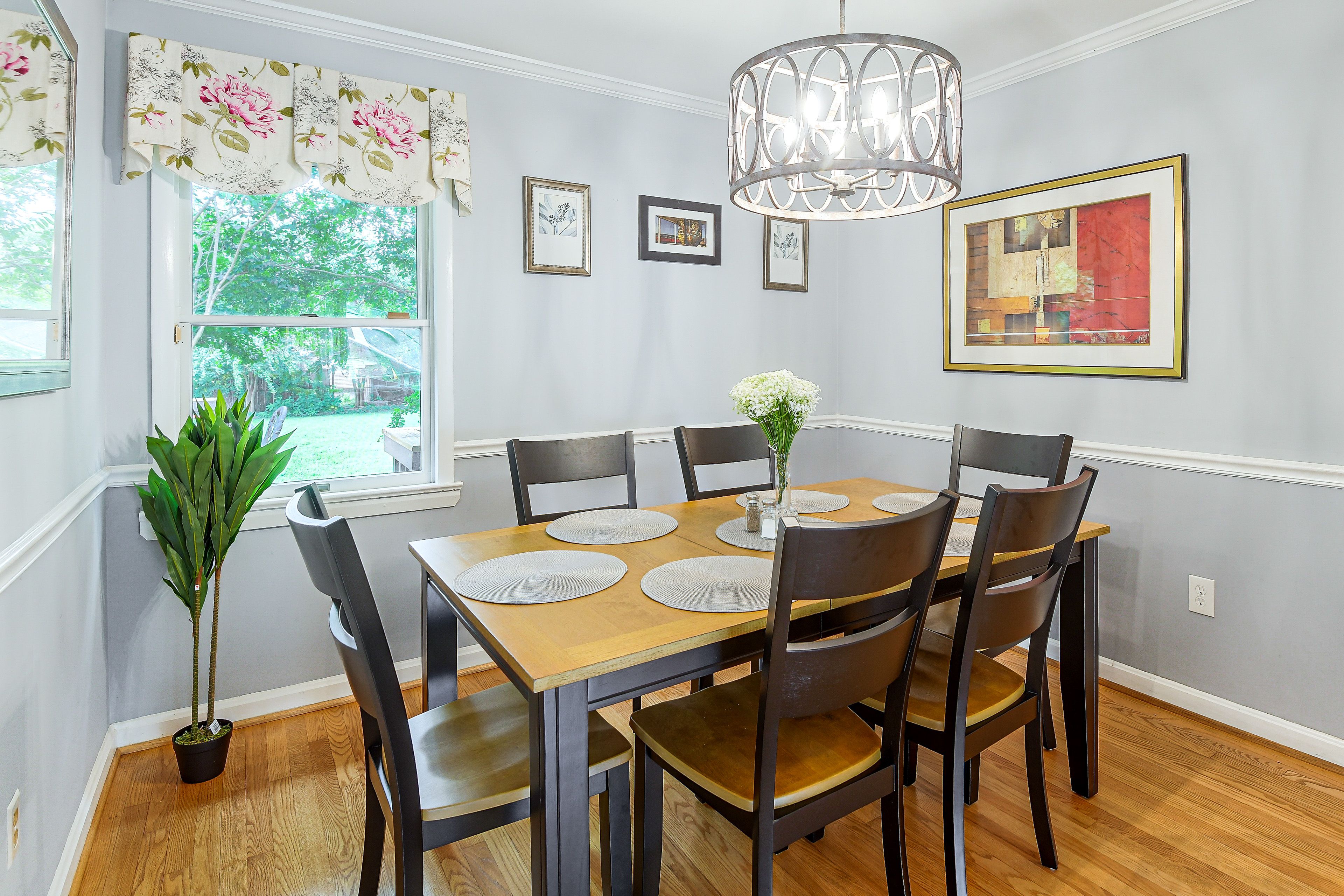 Dining Area | Main Floor