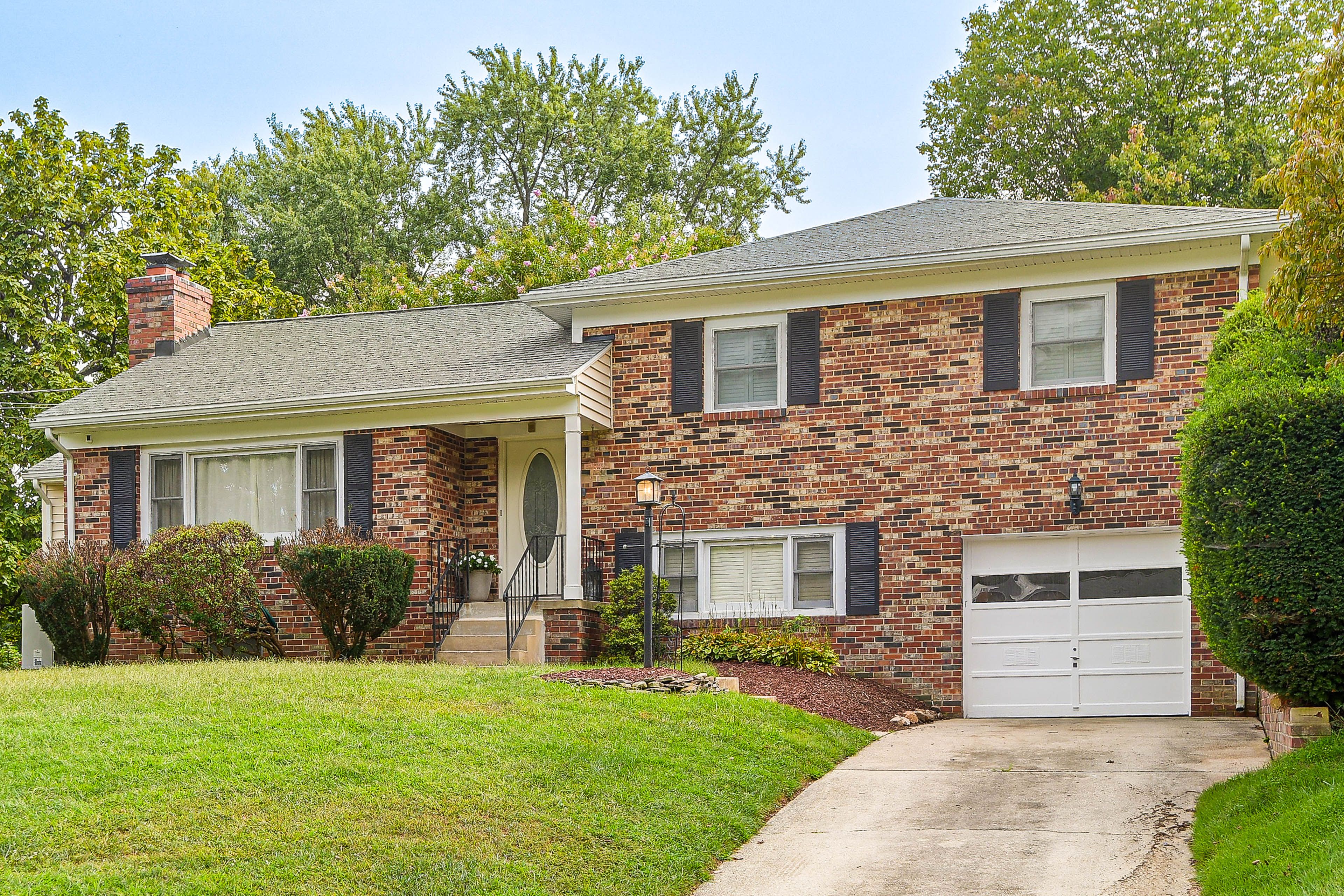 Silver Spring Vacation Rental | 4BR | 3BA | 2,424 Sq Ft