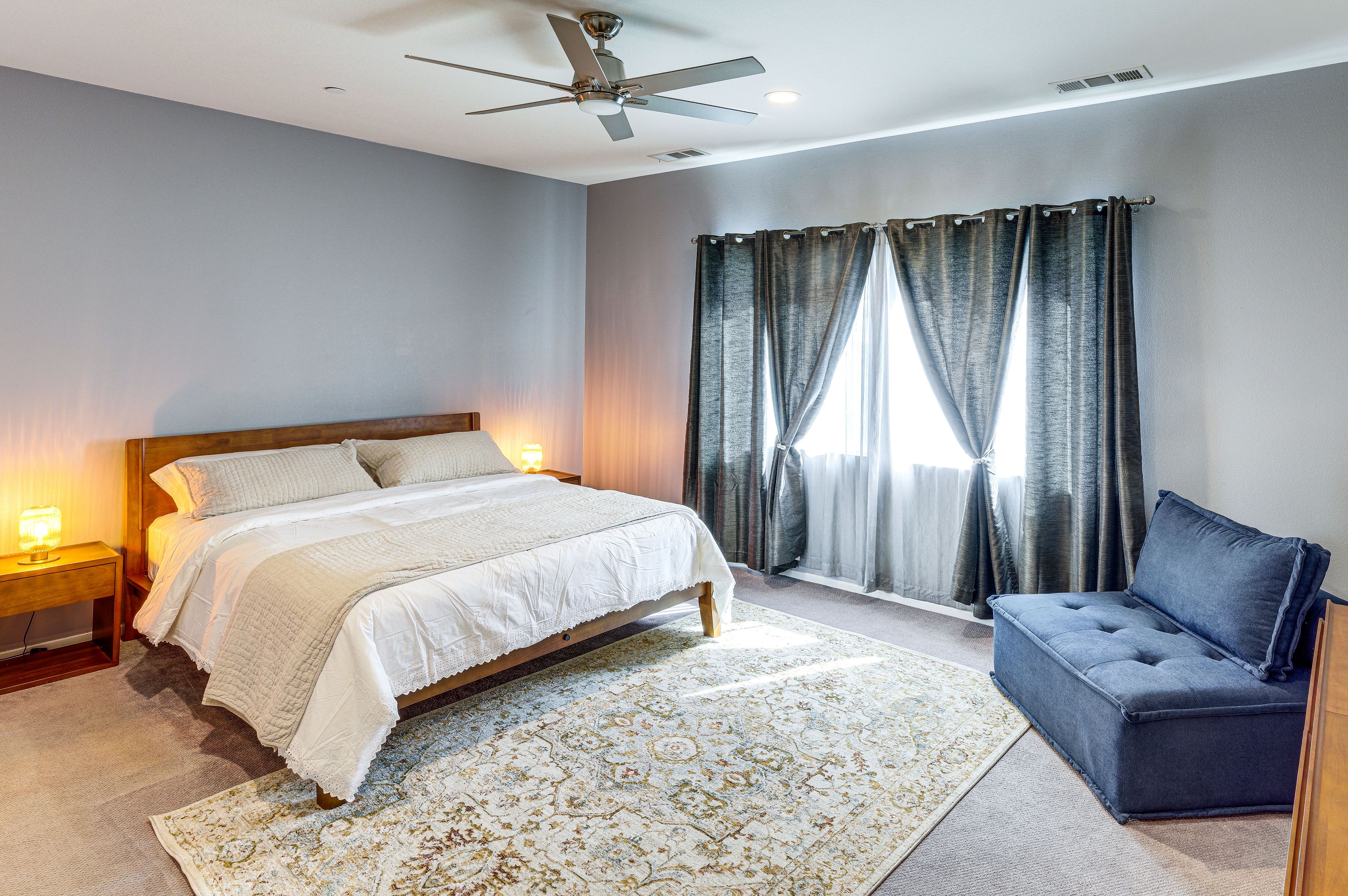 Bedroom 1 | King Bed
