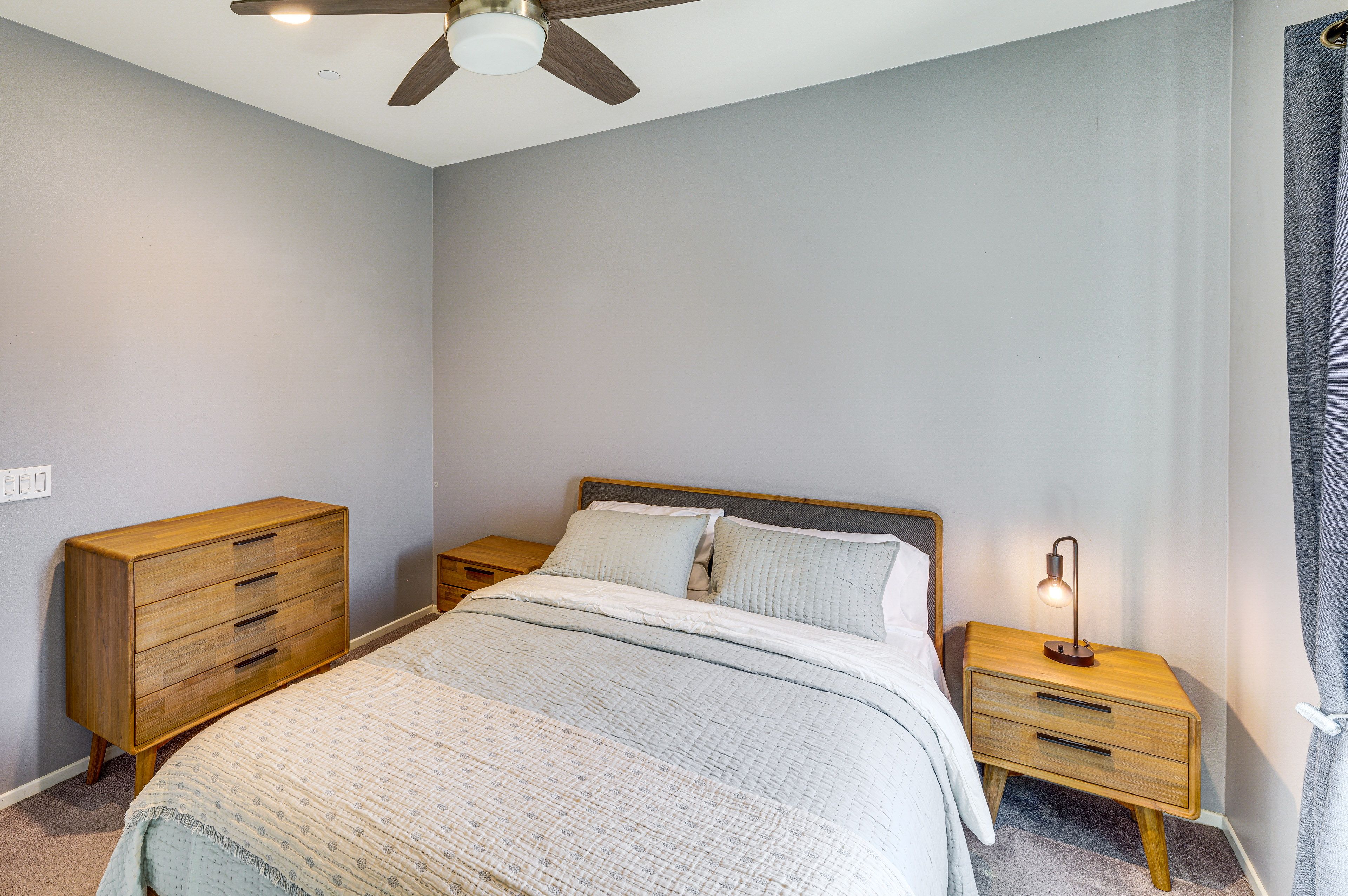 Bedroom 3 | Queen Bed