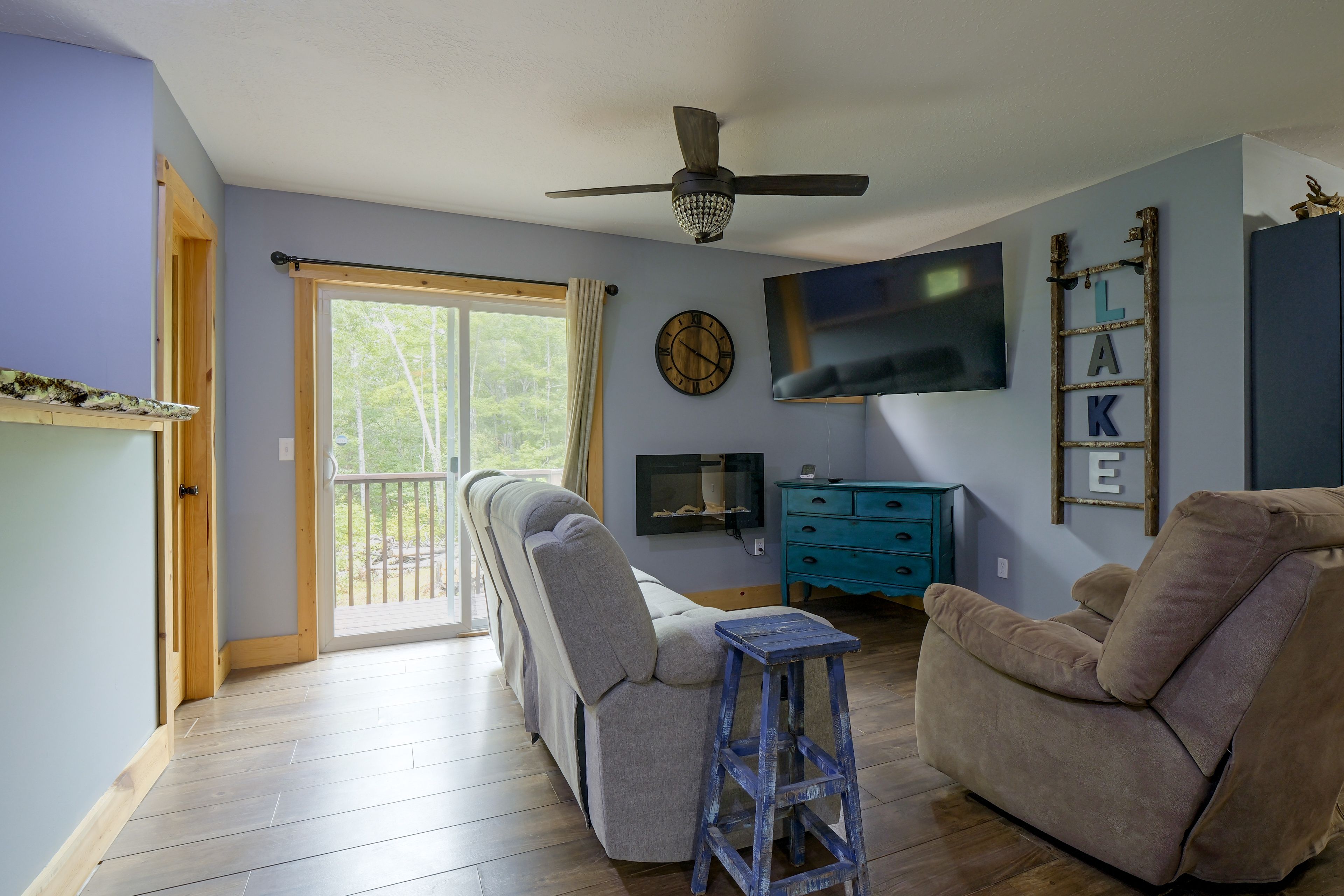 Living Area | 2nd Floor