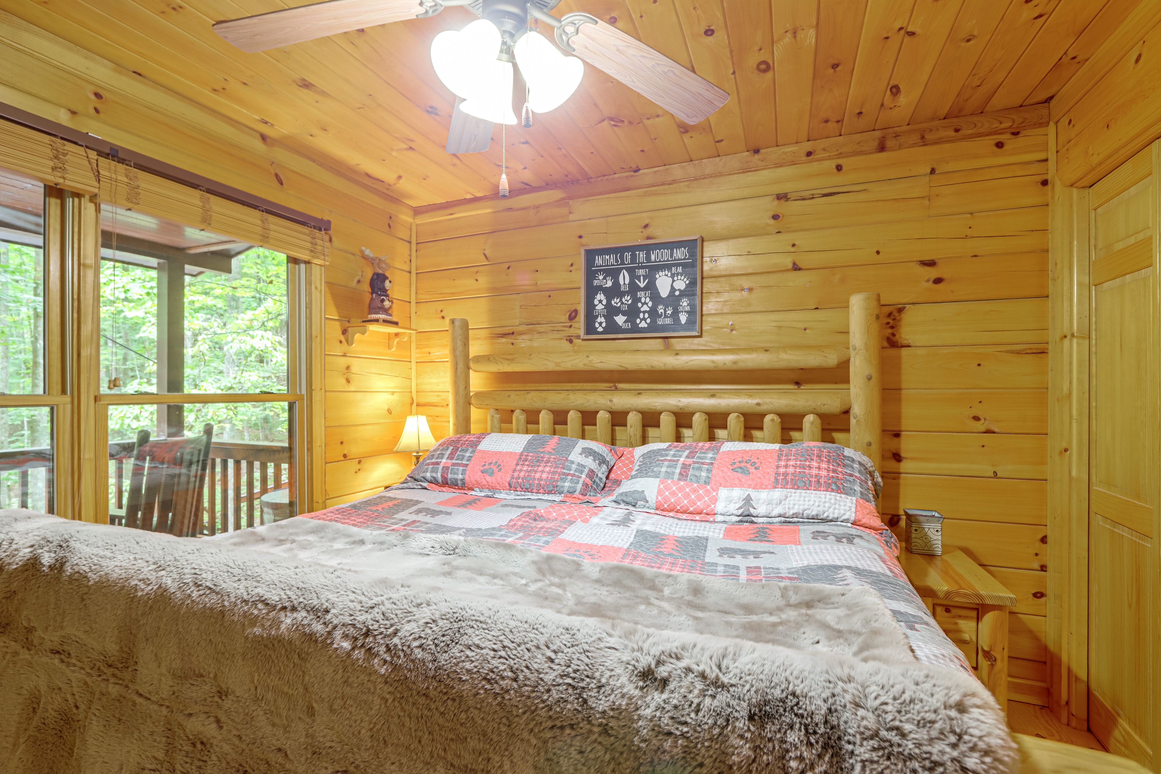 Bedroom | King Bed | Main Floor