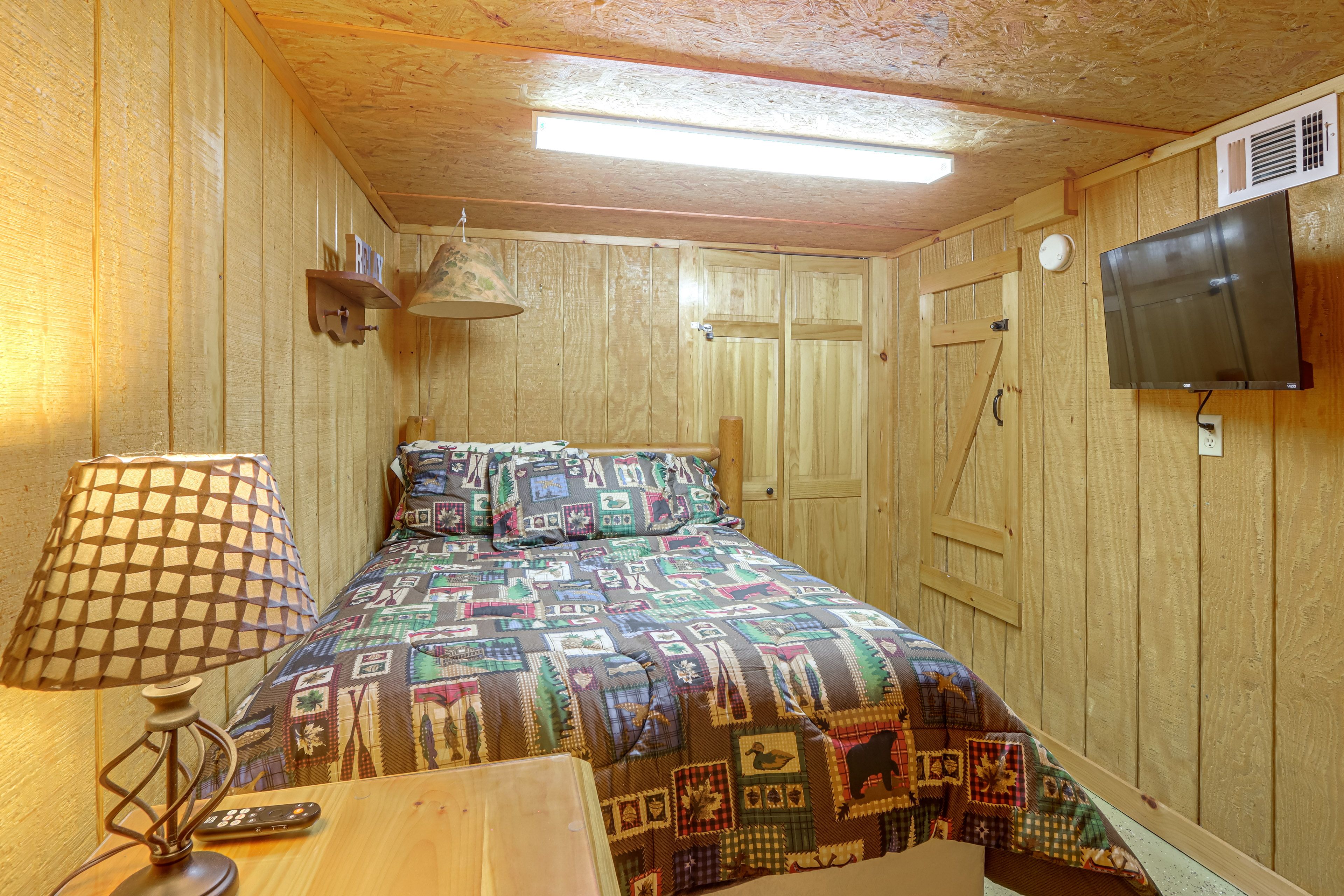 Bonus Room | Full Bed | Lower Floor