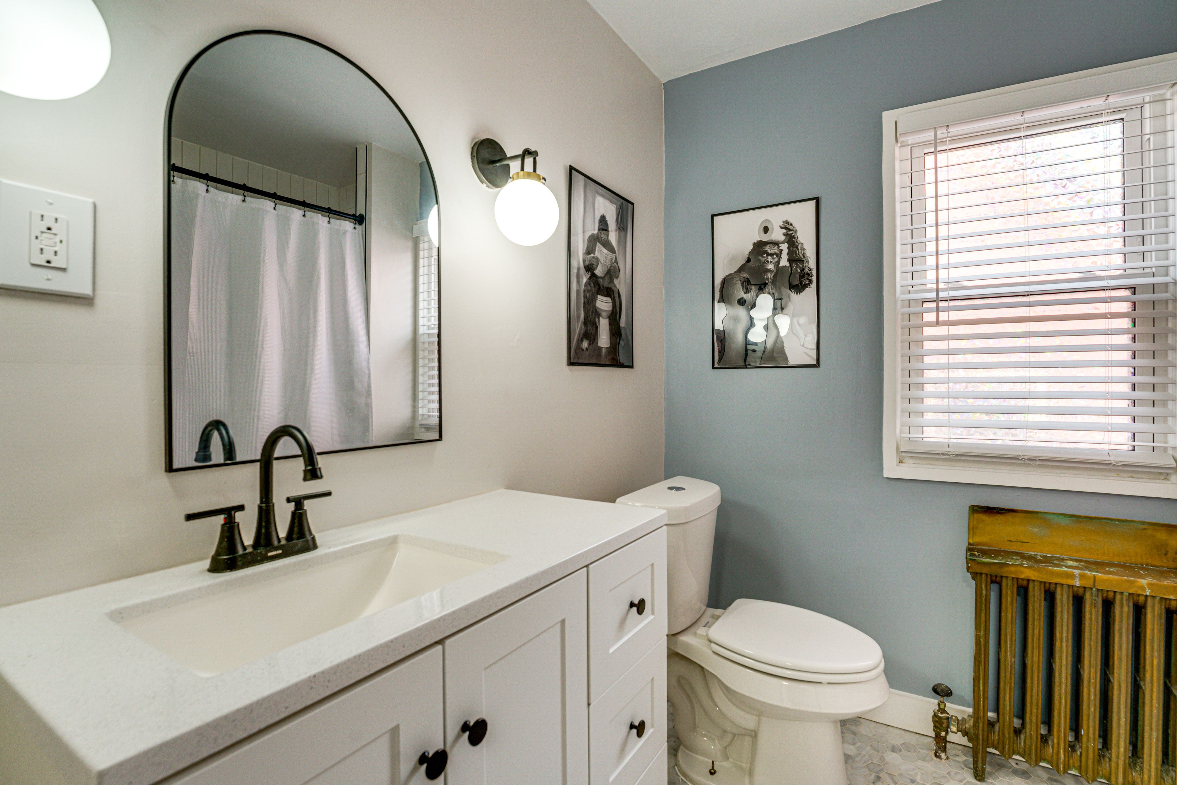 Full Bathroom | 2nd Floor