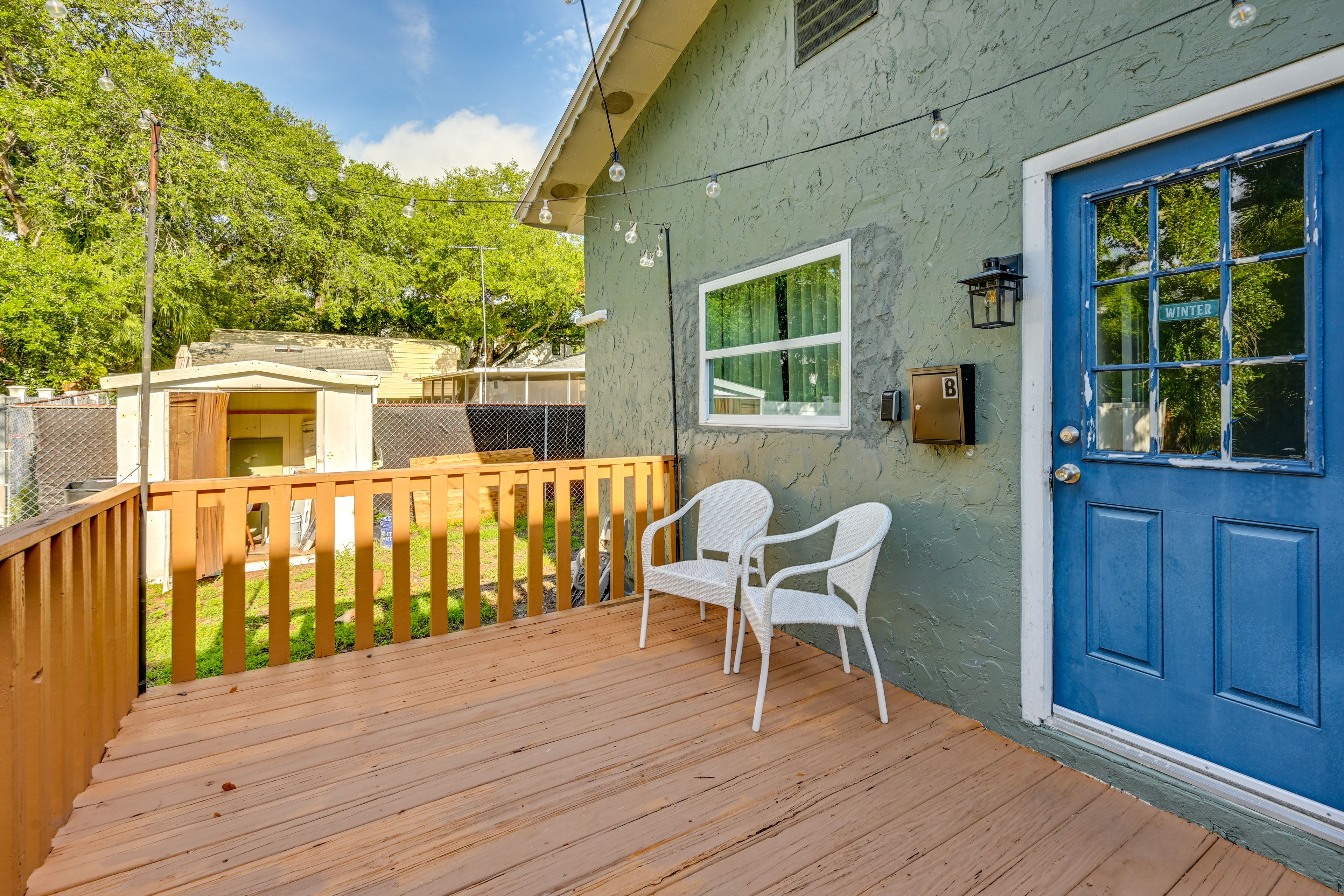 Unit Entrance | Deck