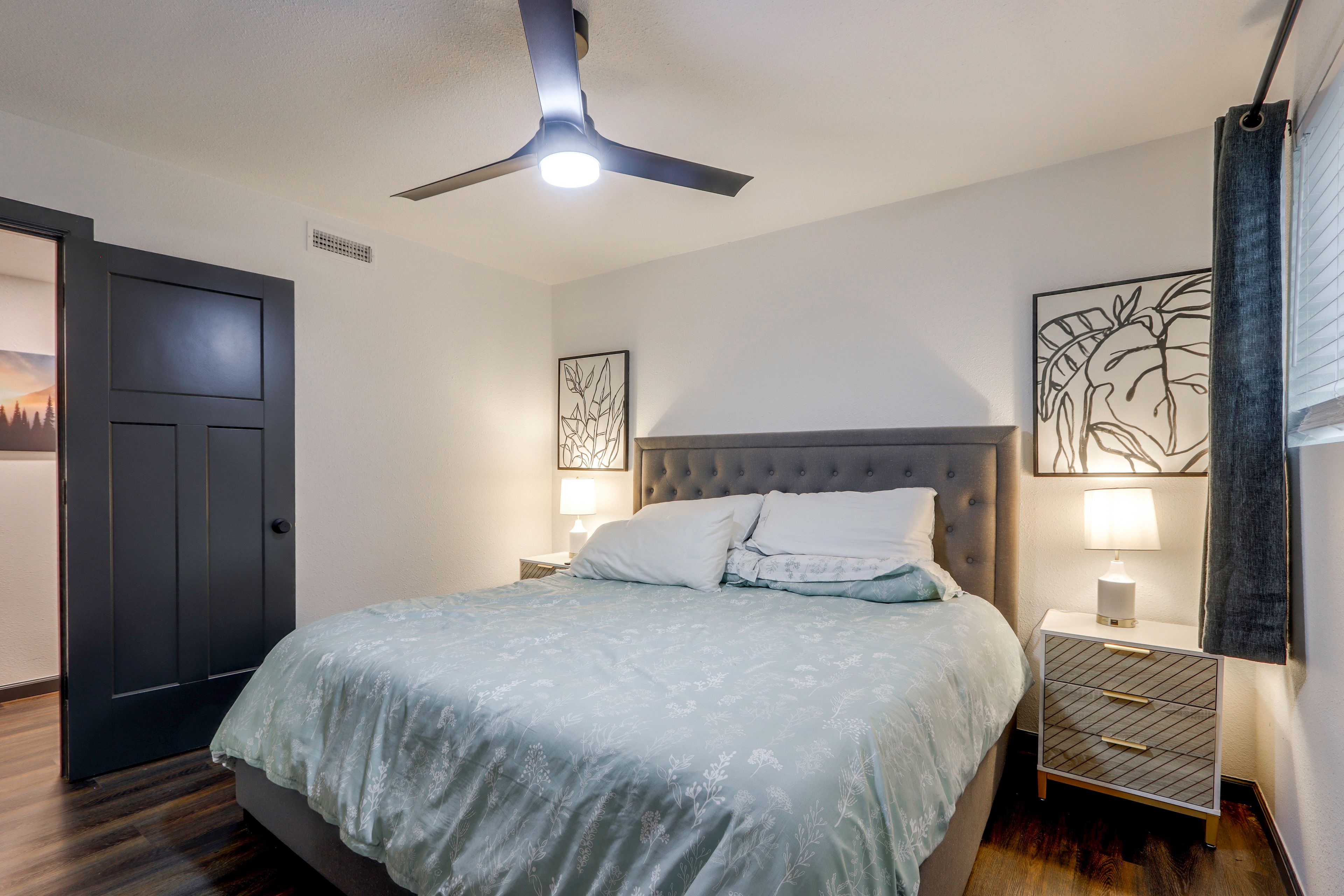 Bedroom | Queen Bed