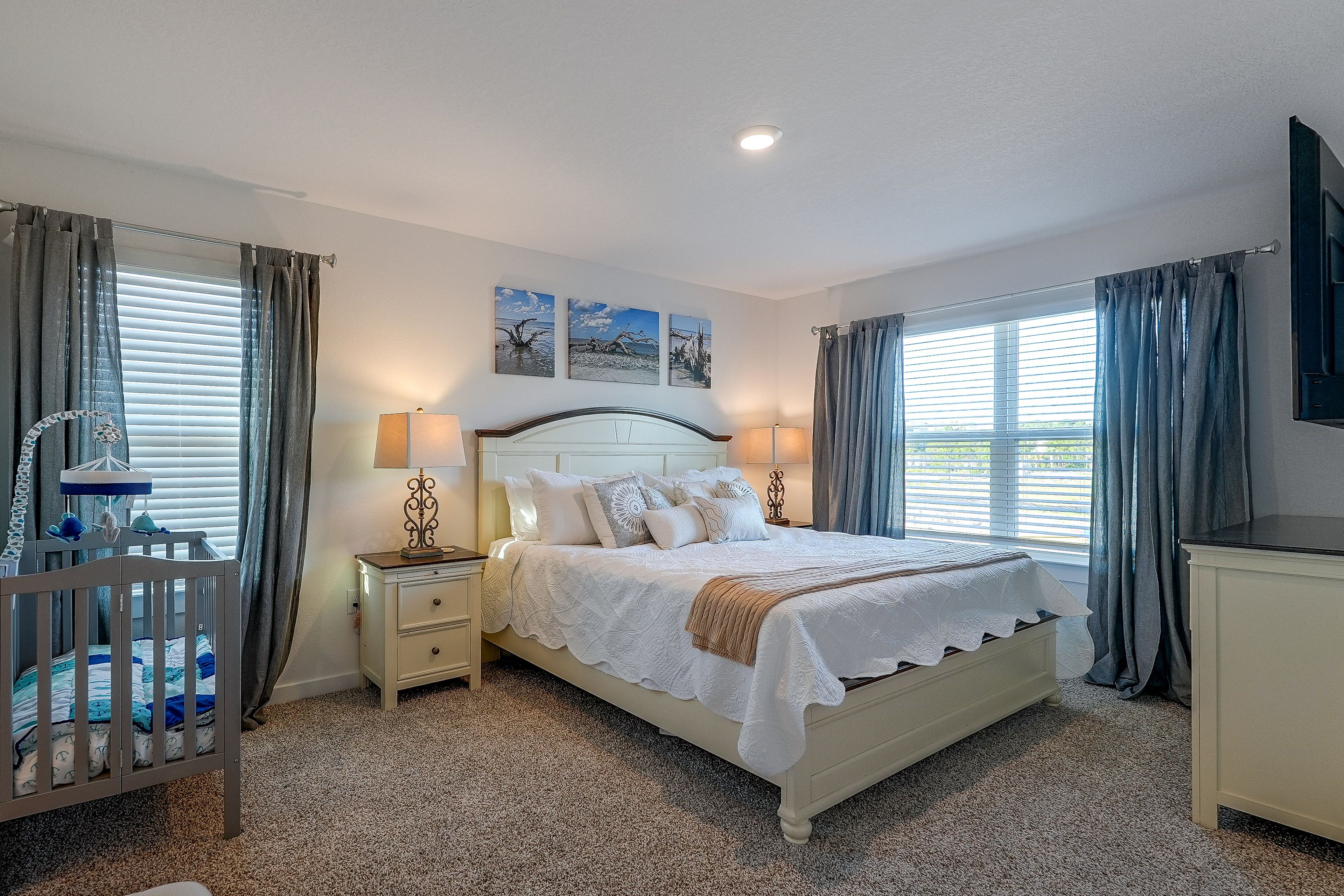 Bedroom 1 | King Bed | Crib | 2nd Floor