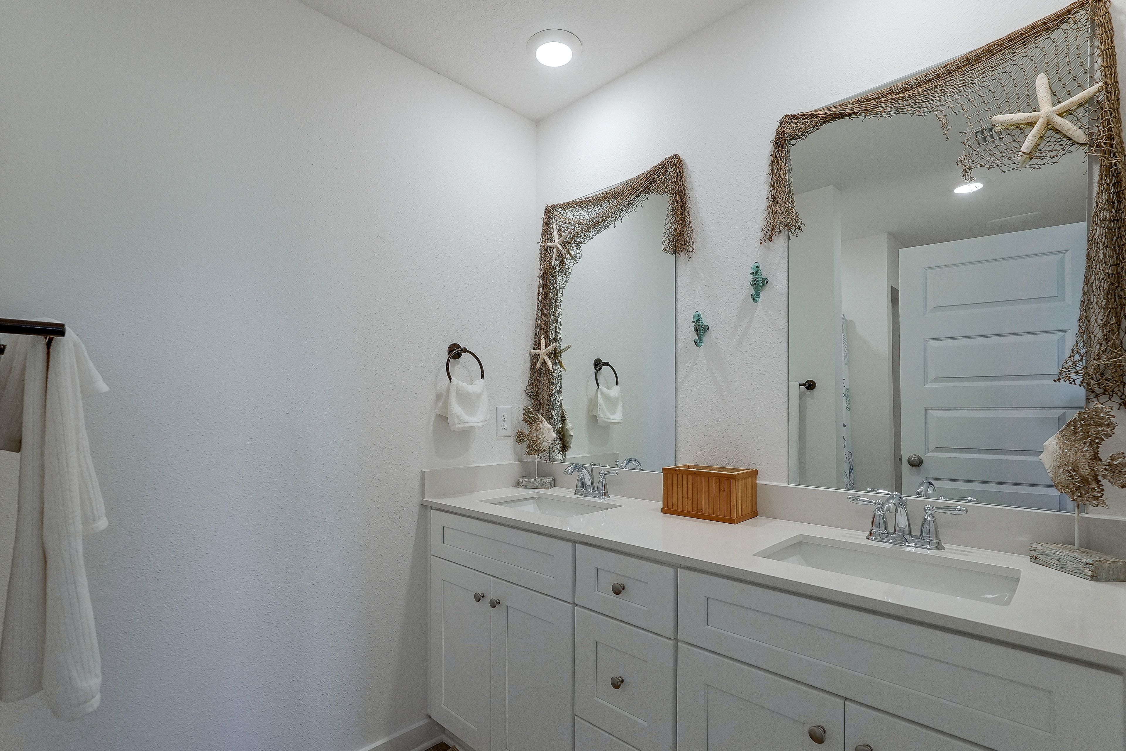 Full Bathroom | 2nd Floor