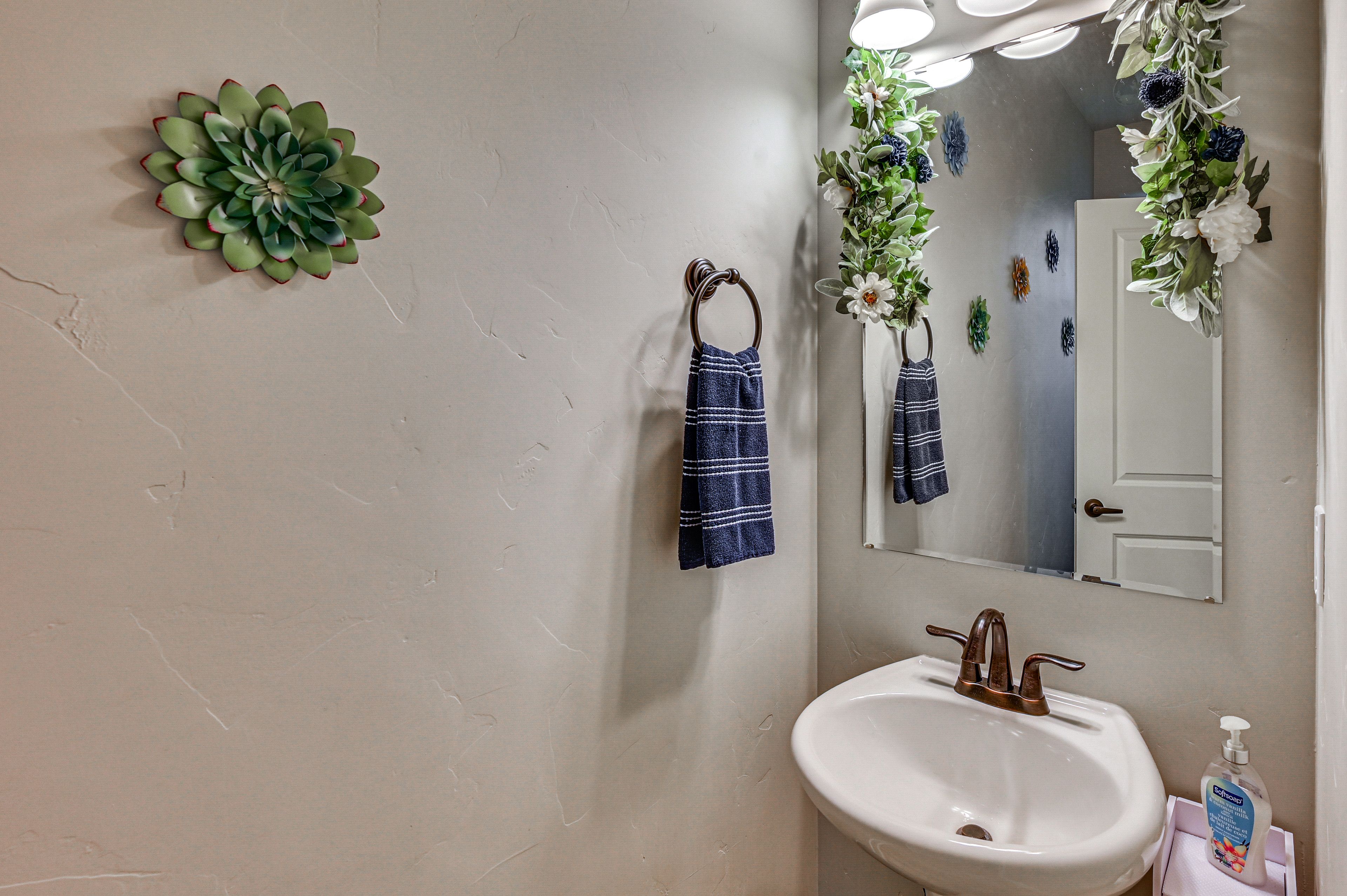 Half Bathroom | 1st Floor