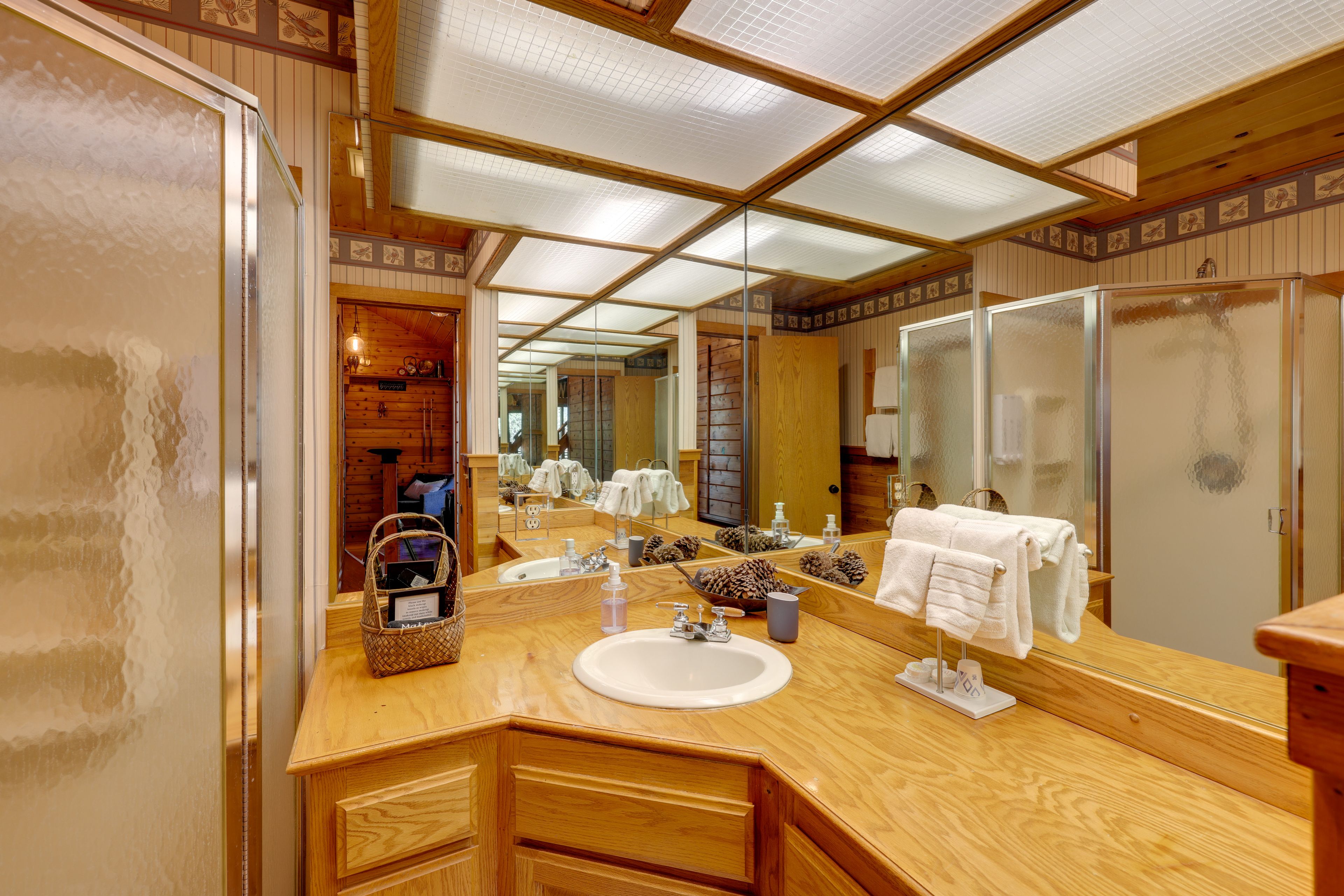 Full Bathroom | Shower | Towels & Linens Provided | Main Floor