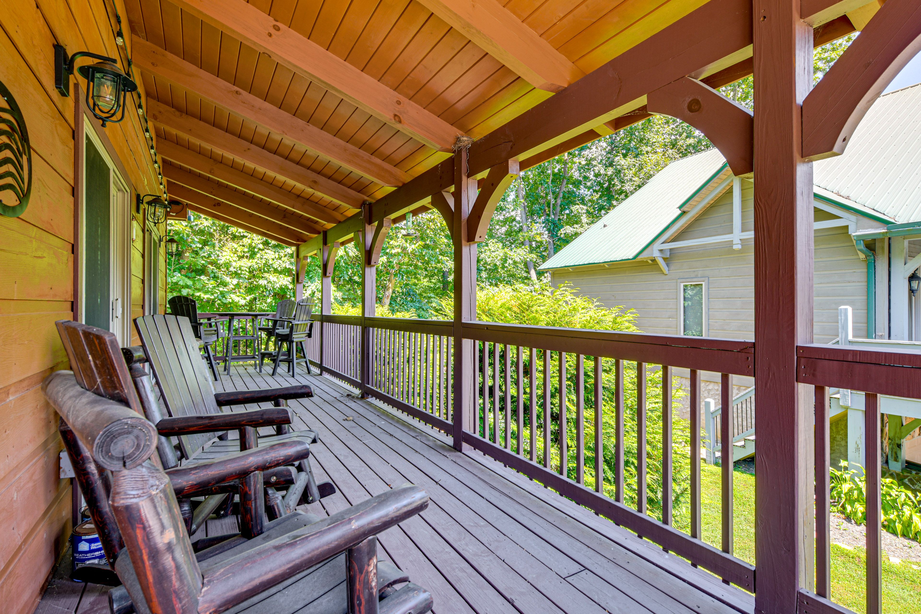 Wraparound Deck