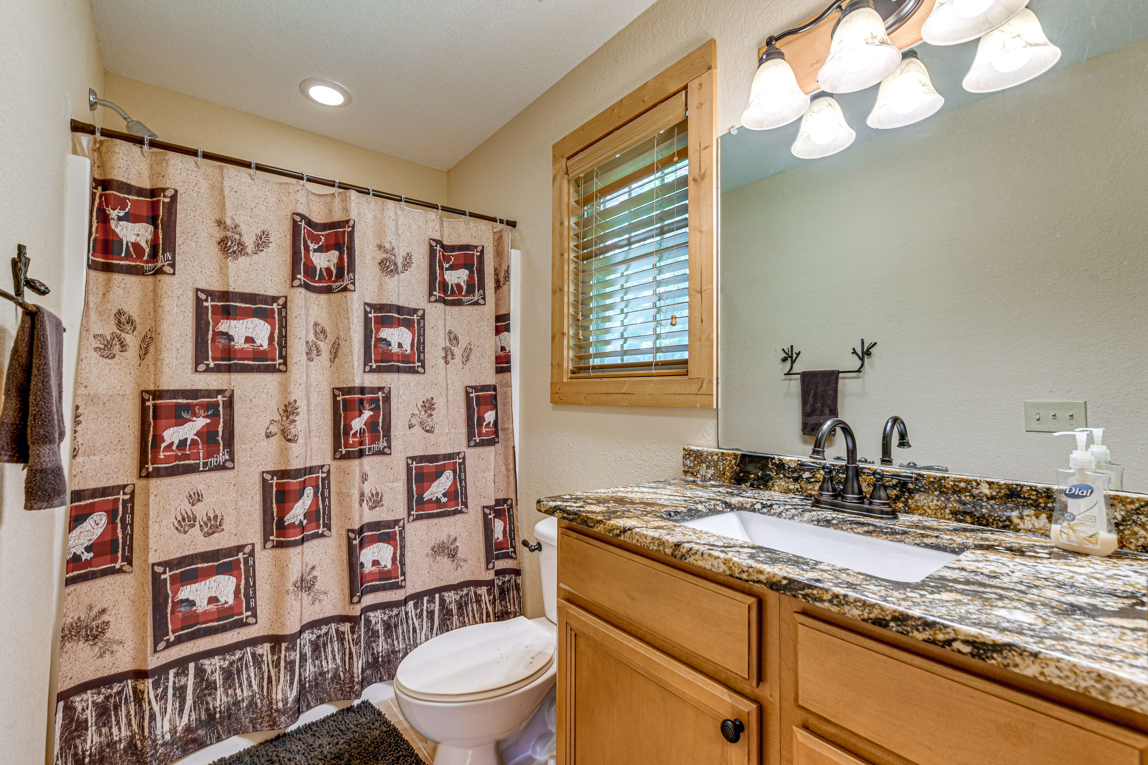 Full Bathroom | 2nd Floor