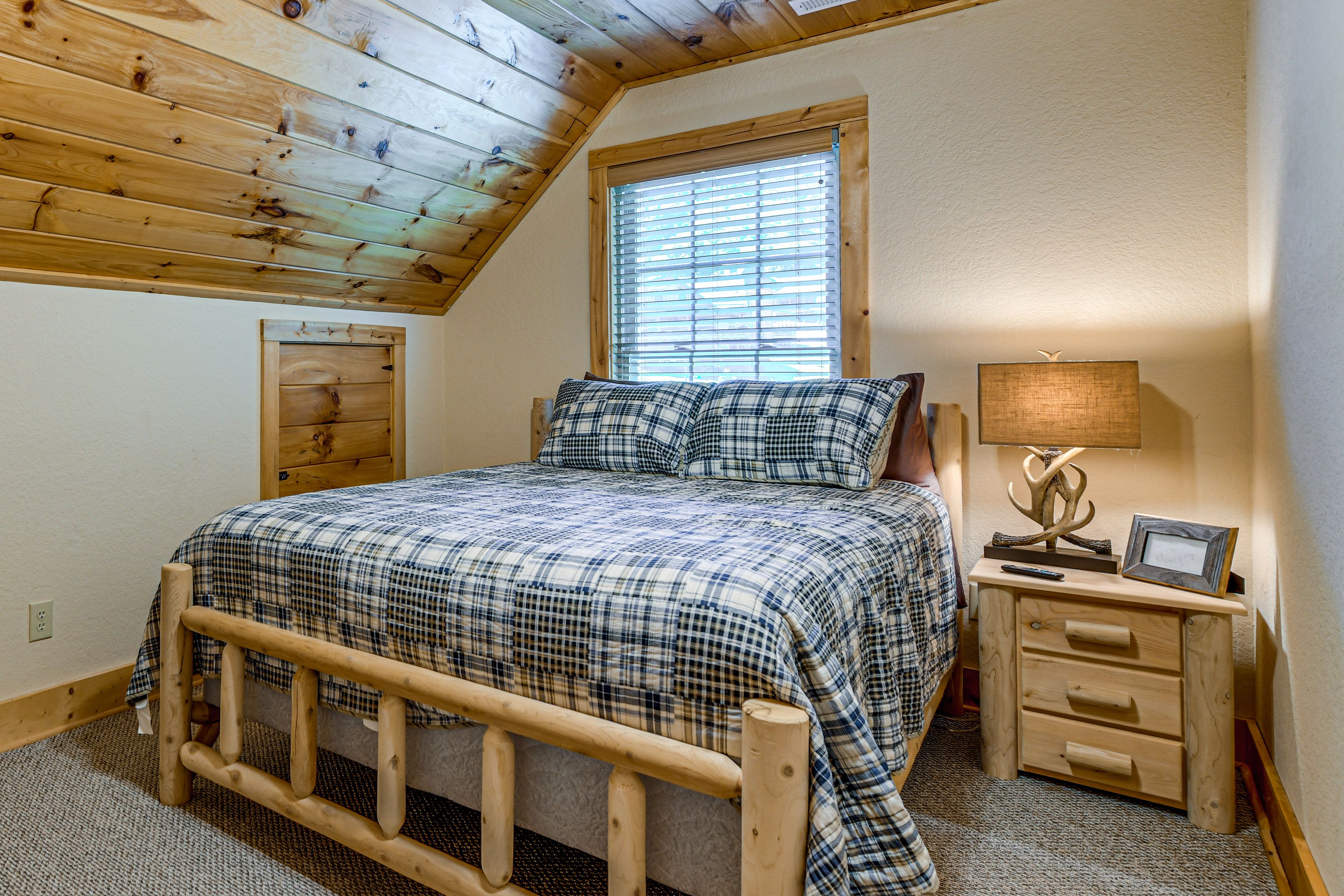 Bedroom 3 | Full Bed | 2nd Floor