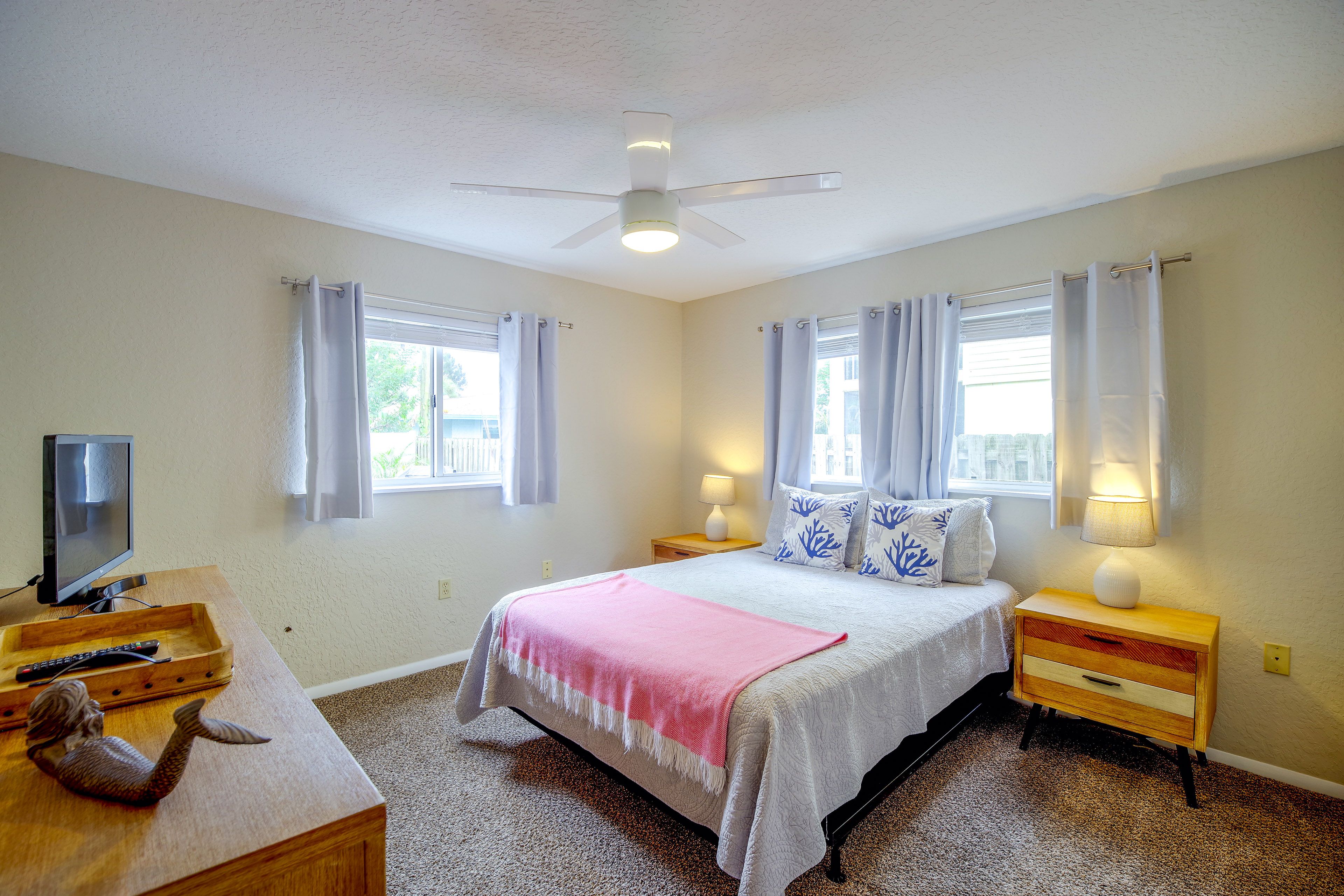 Queen Bed