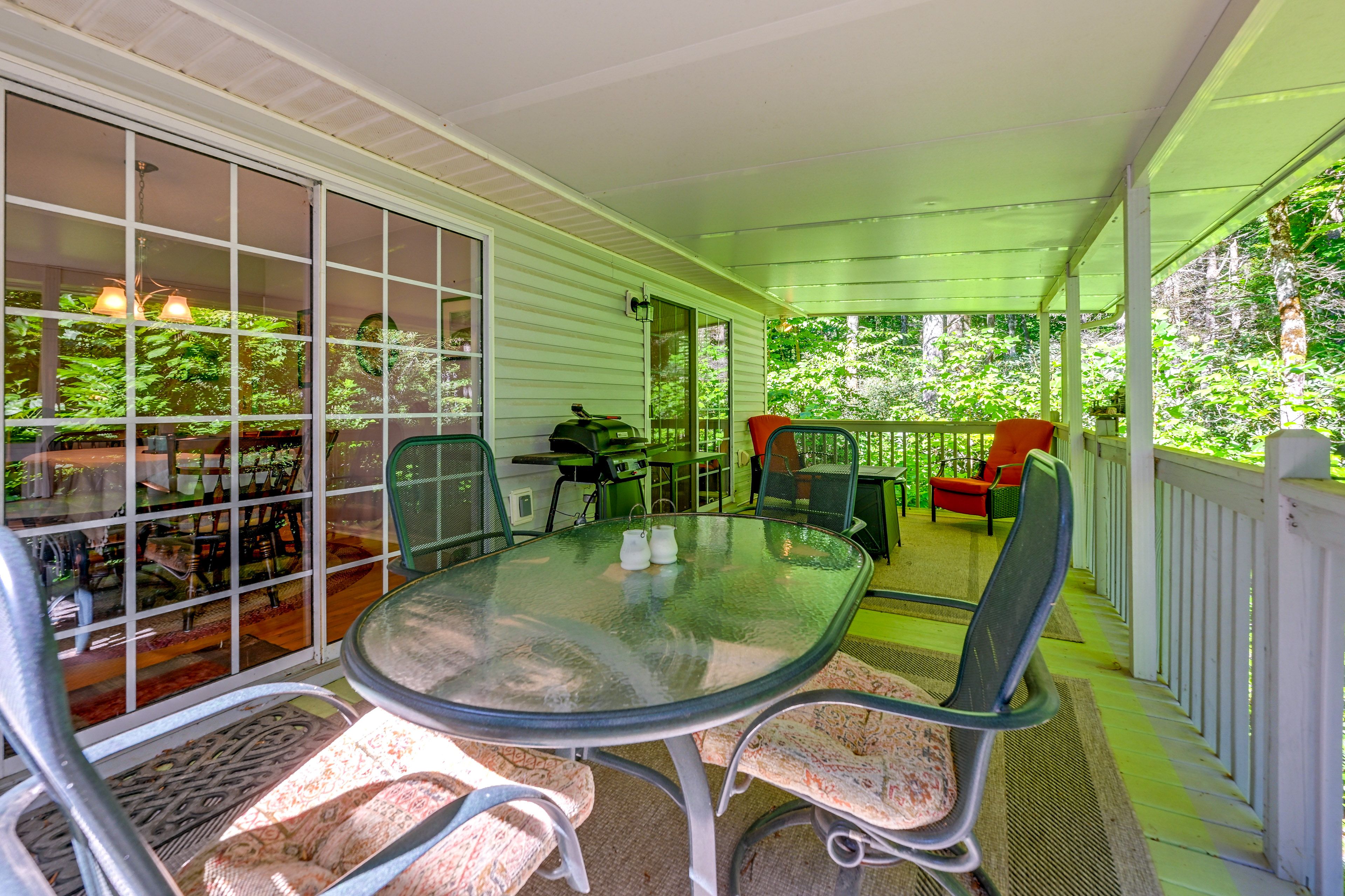 Sapphire Vacation Rental | 2BR | 2BA | 1,240 Sq Ft