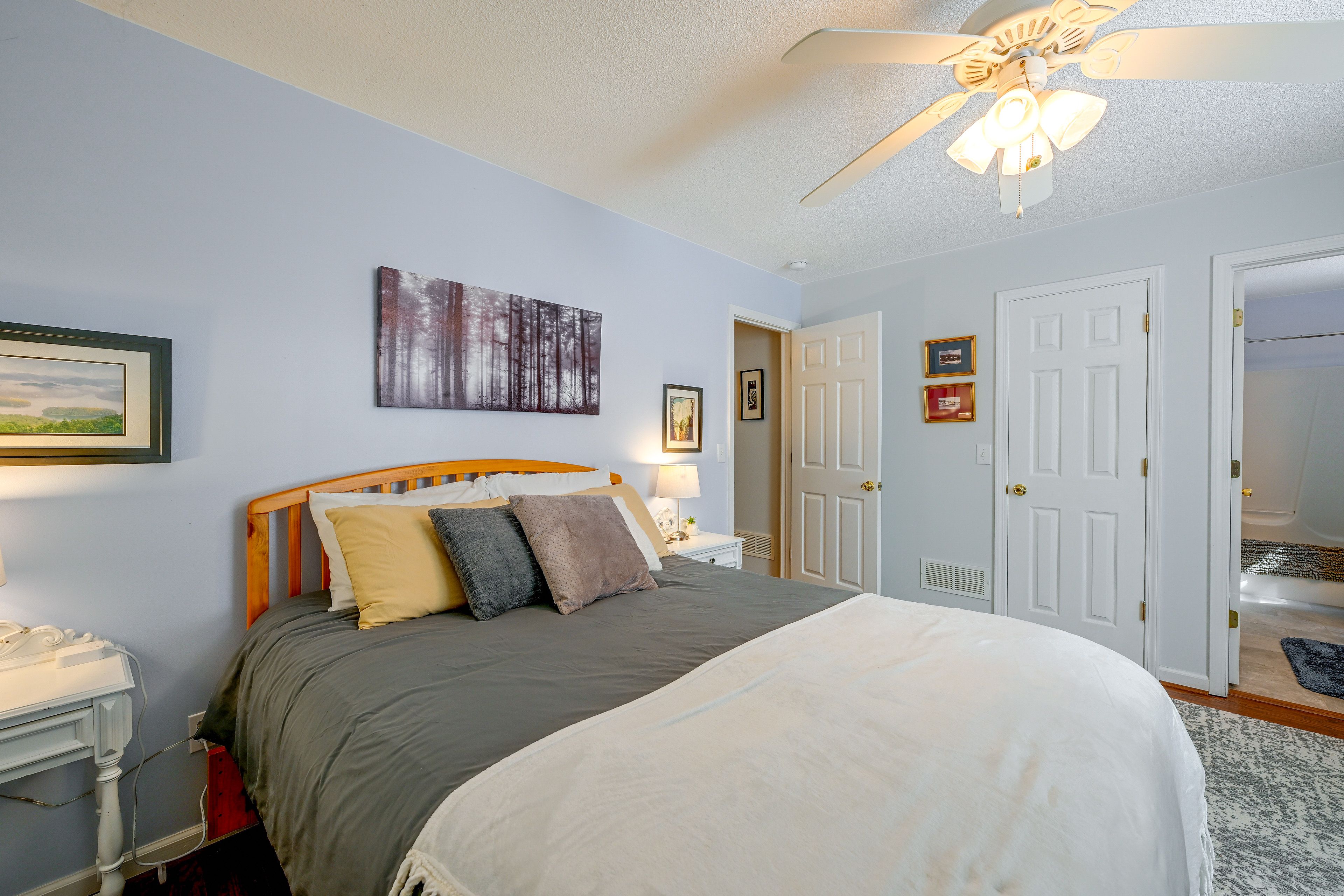 Bedroom 1 | Queen Bed | Twin Bunk Bed