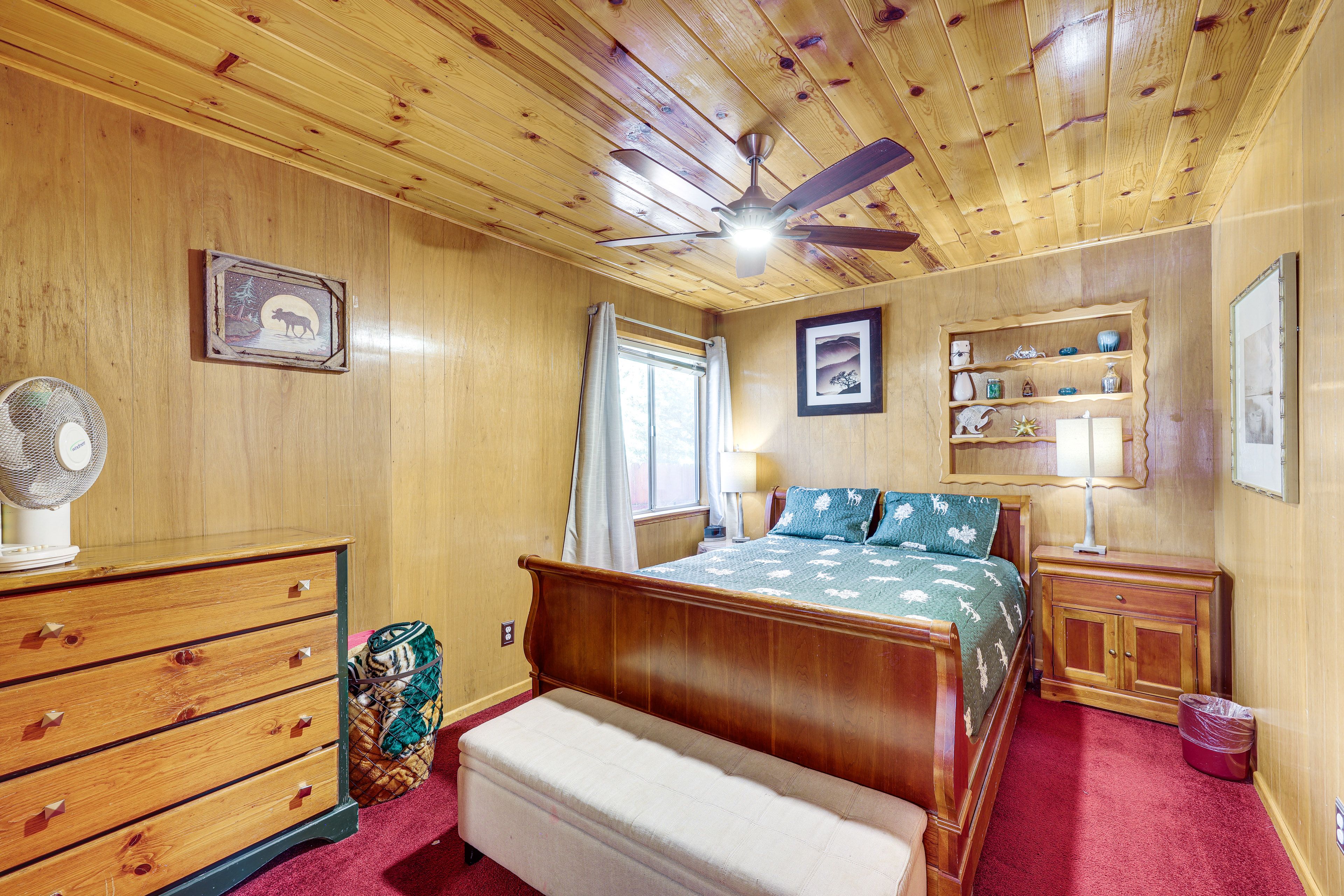 Bedroom 1 | Queen Bed
