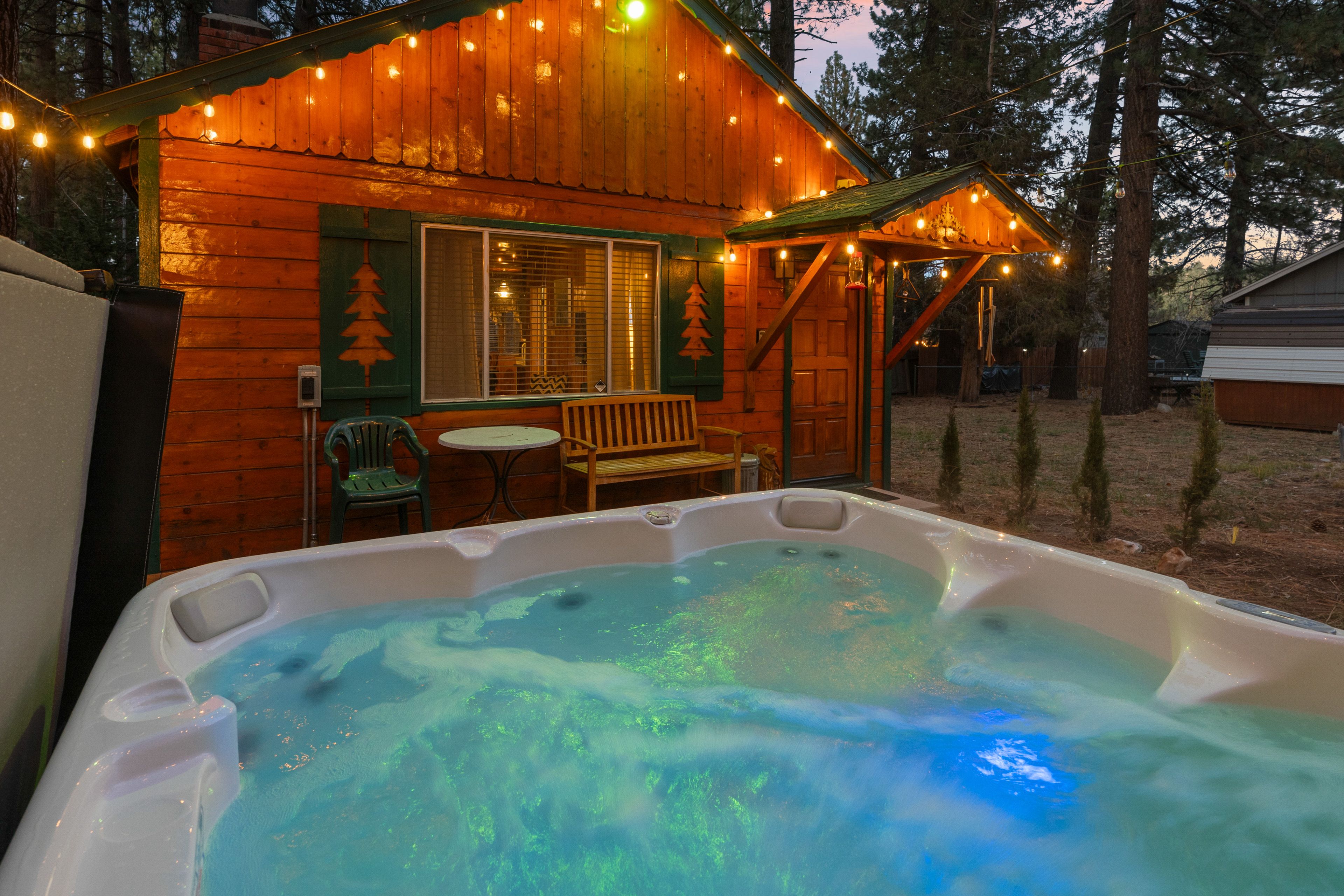 Big Bear Lake Vacation Rental | 2BR | 1BA | 722 Sq Ft | 1 Step for Access