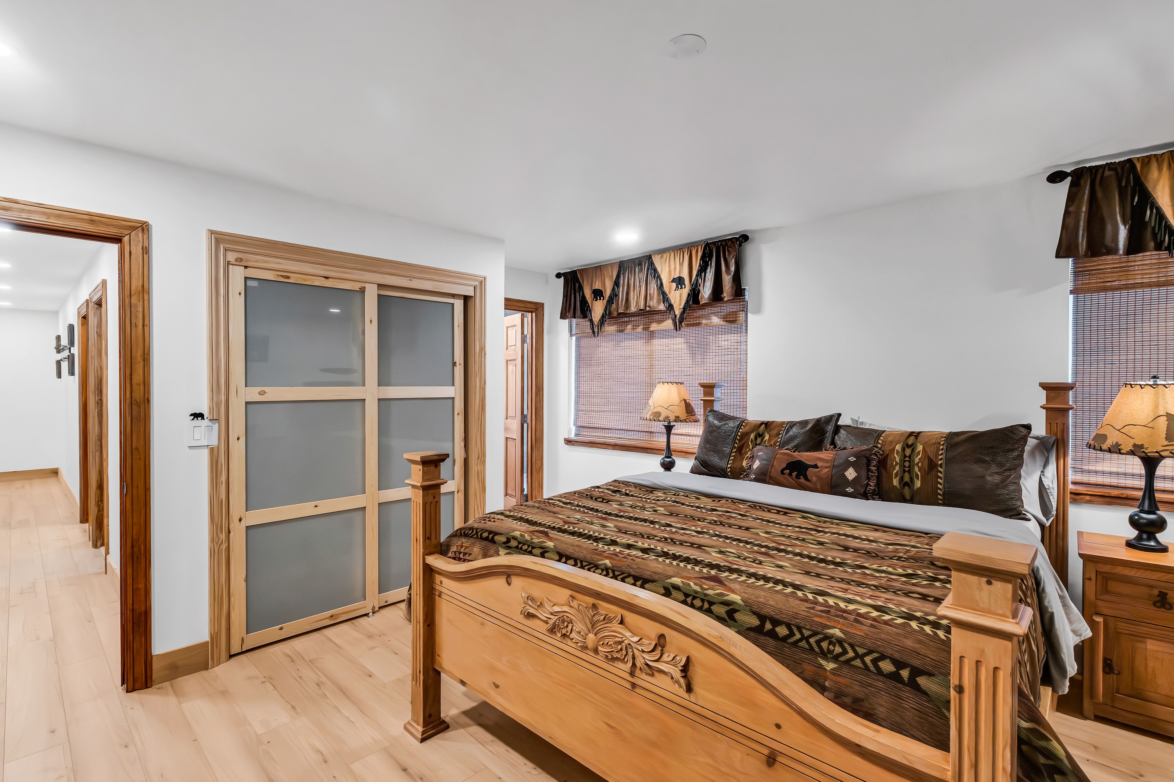 Bedroom | King Bed | Smart TV | Main Level