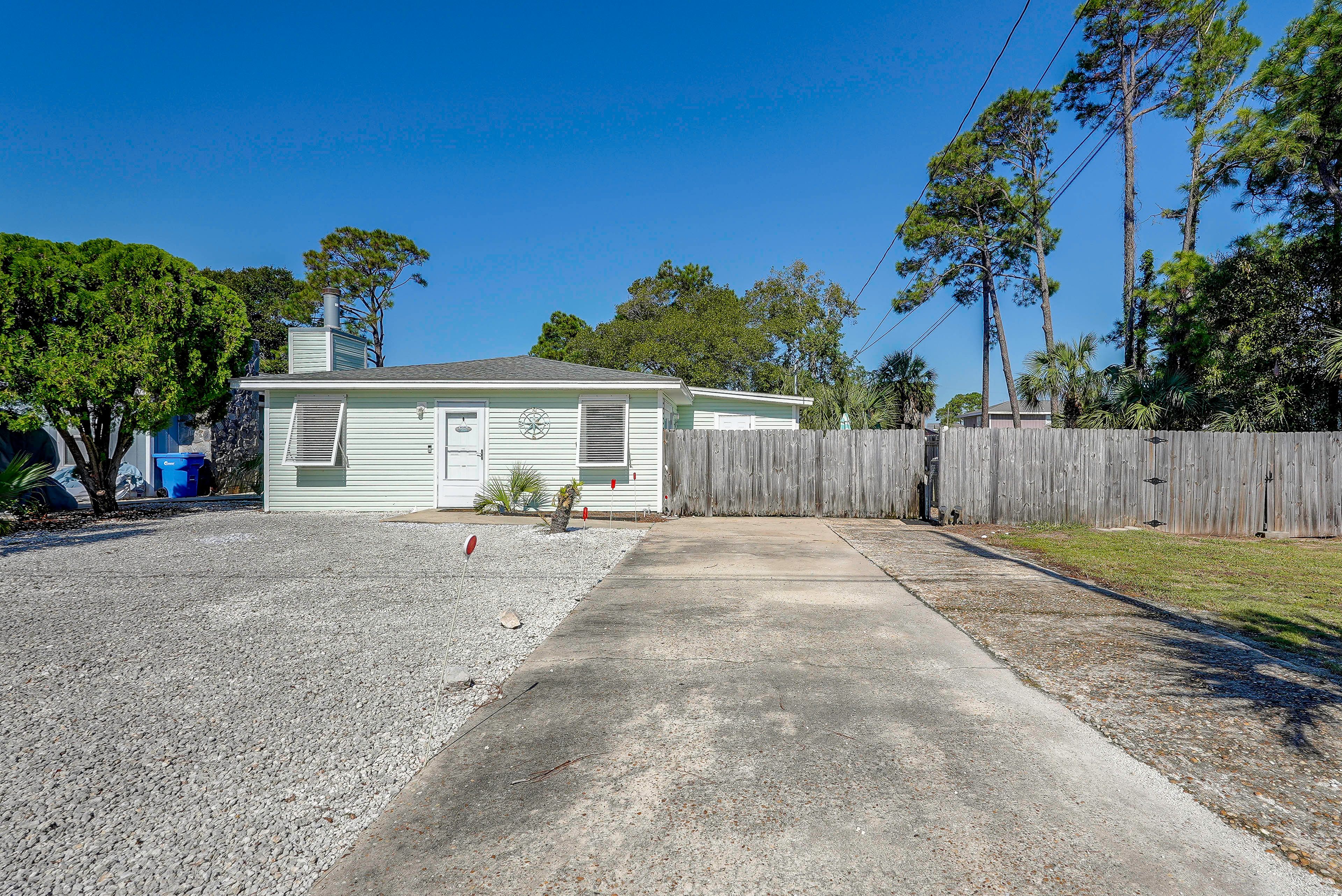 Parking | Driveway (3 Vehicles) | Trailer Parking Allowed