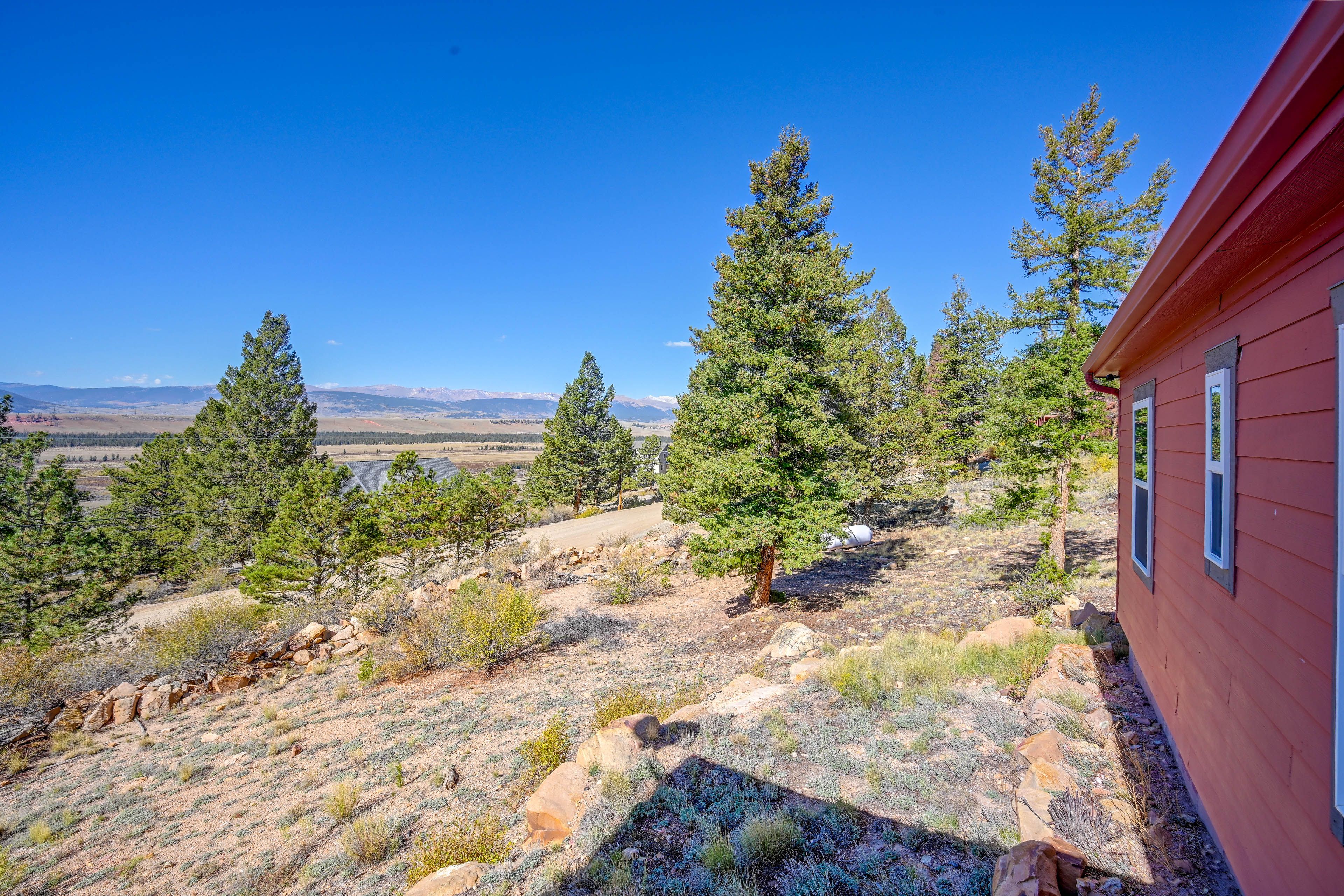 Exterior | Mountain Views