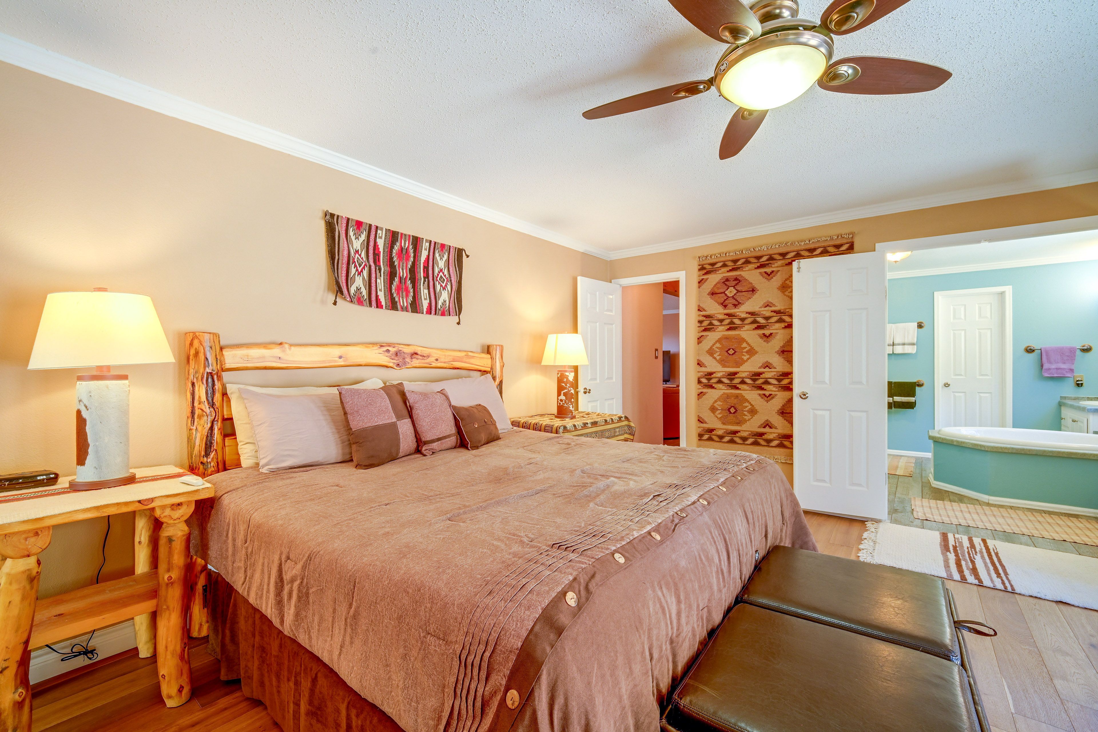 Bedroom 1 | King Bed