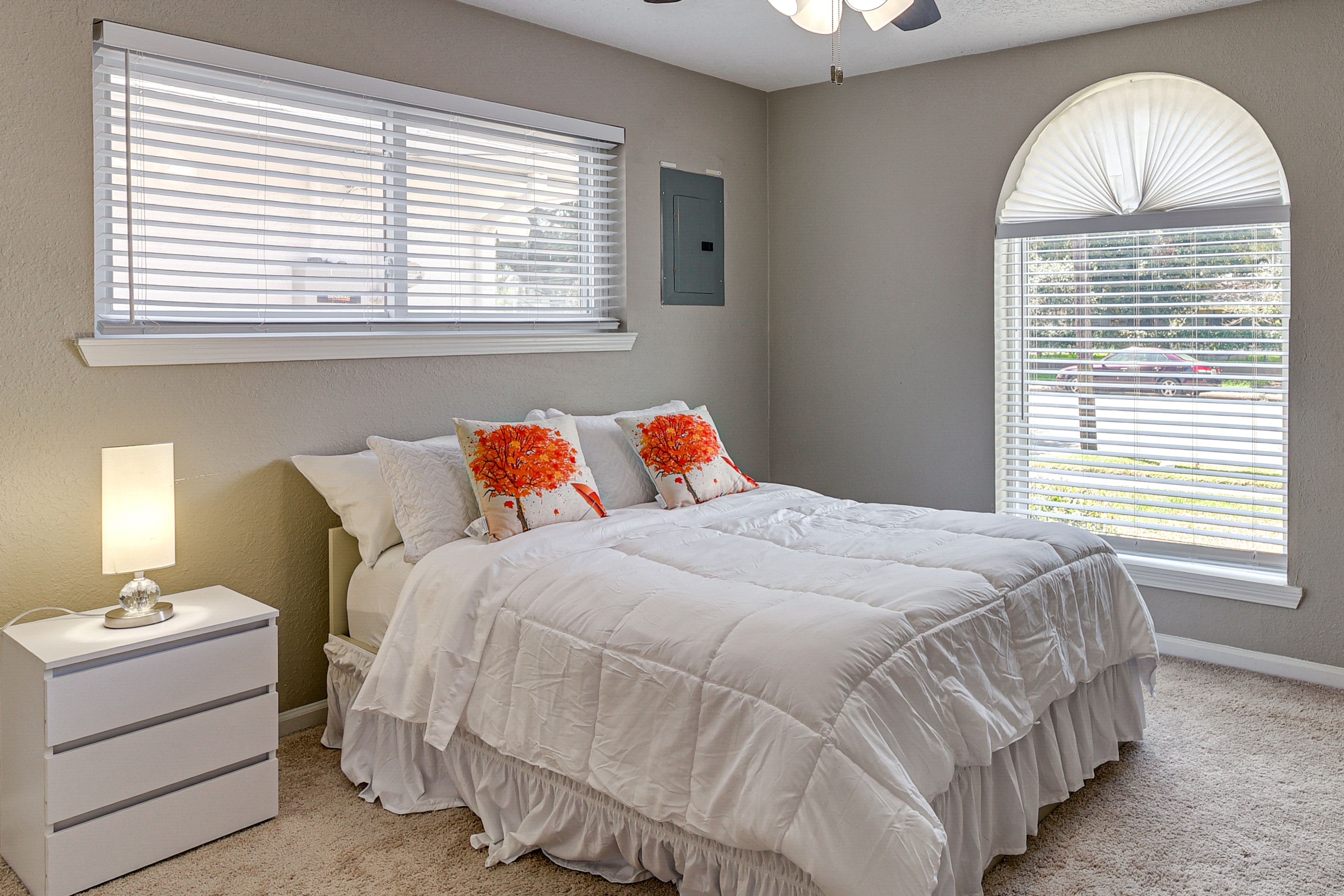 Bedroom | Full Bed