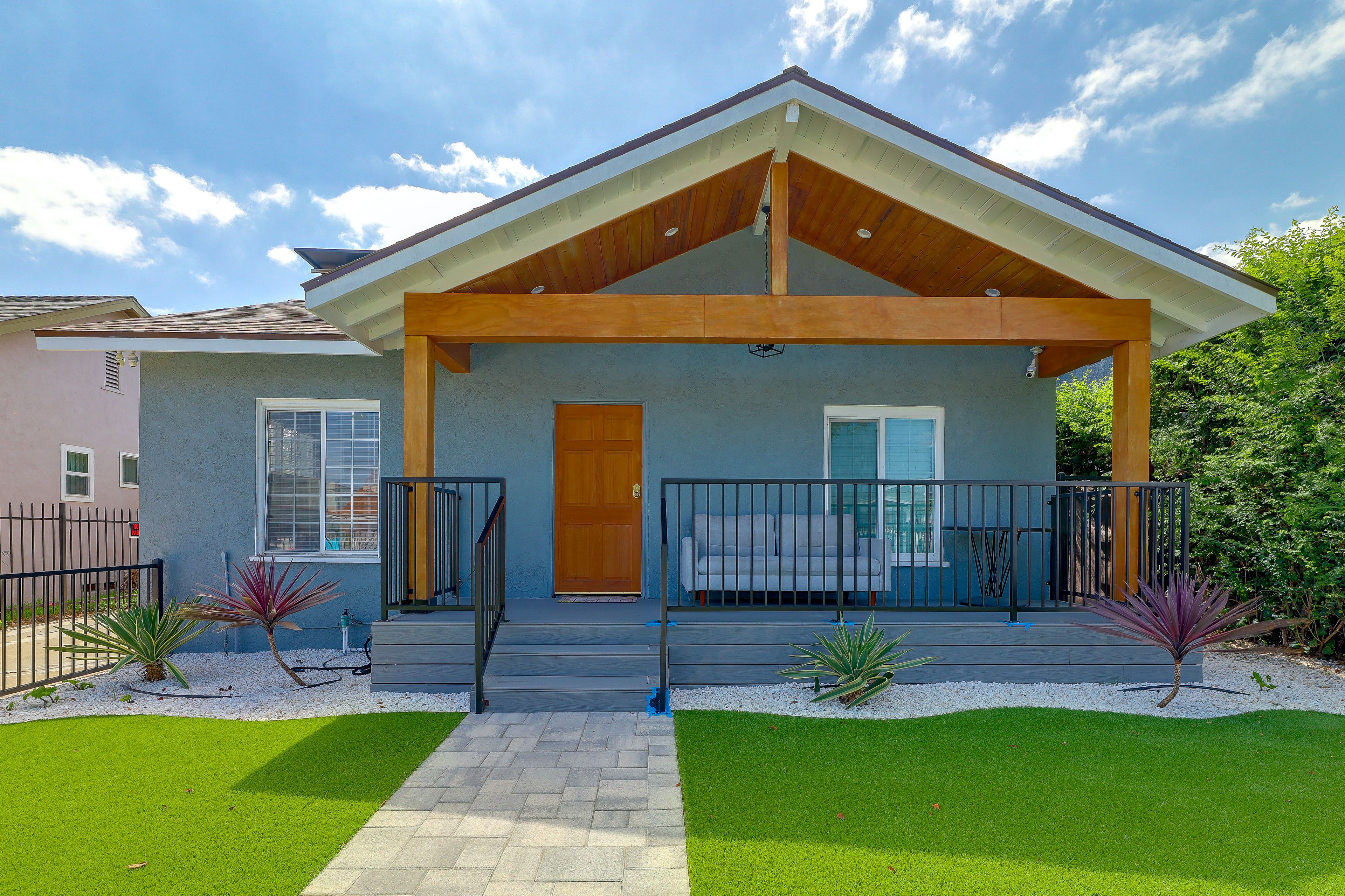 House Exterior | Outdoor Dining Area