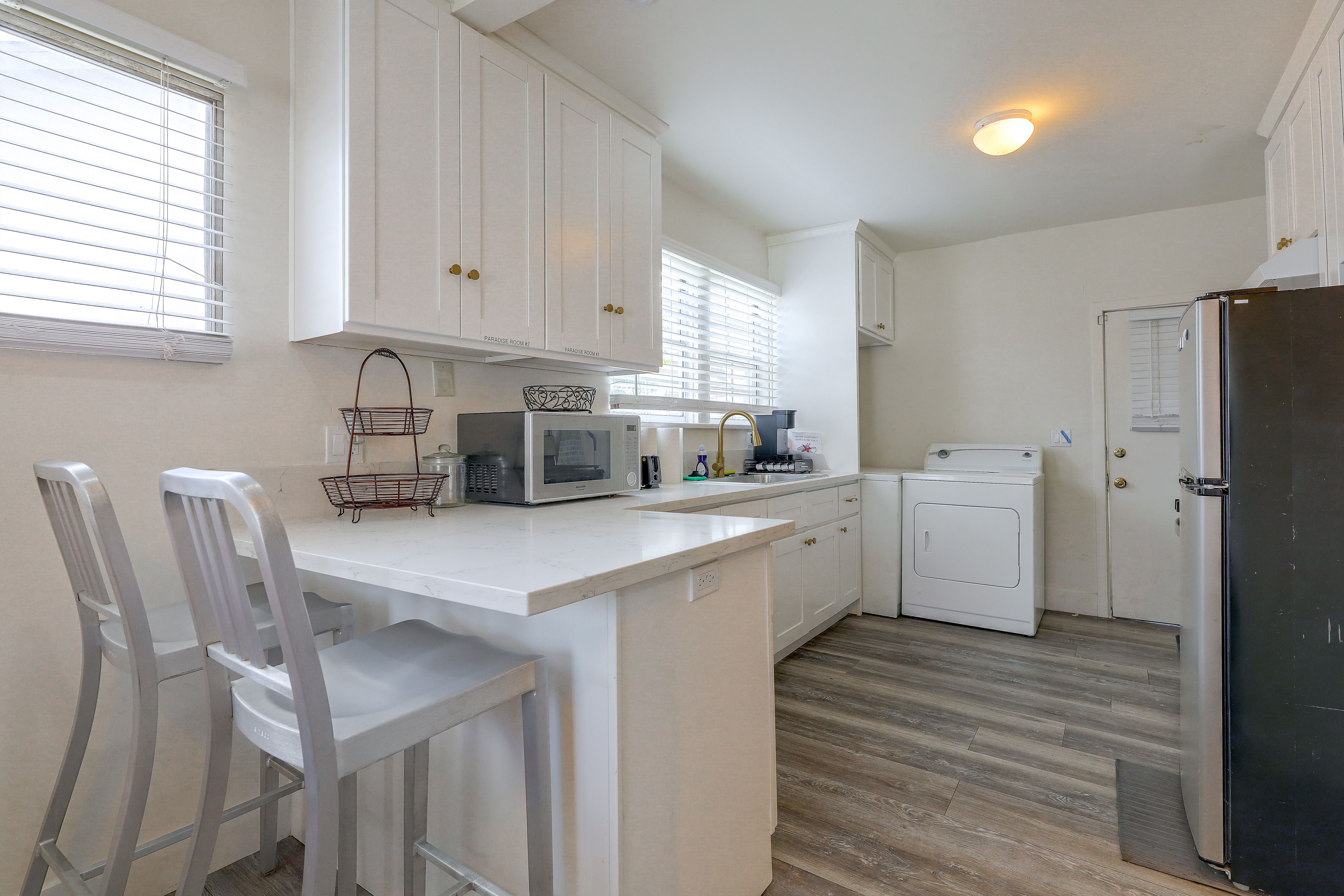 Kitchen | Stove/Oven | Refrigerator