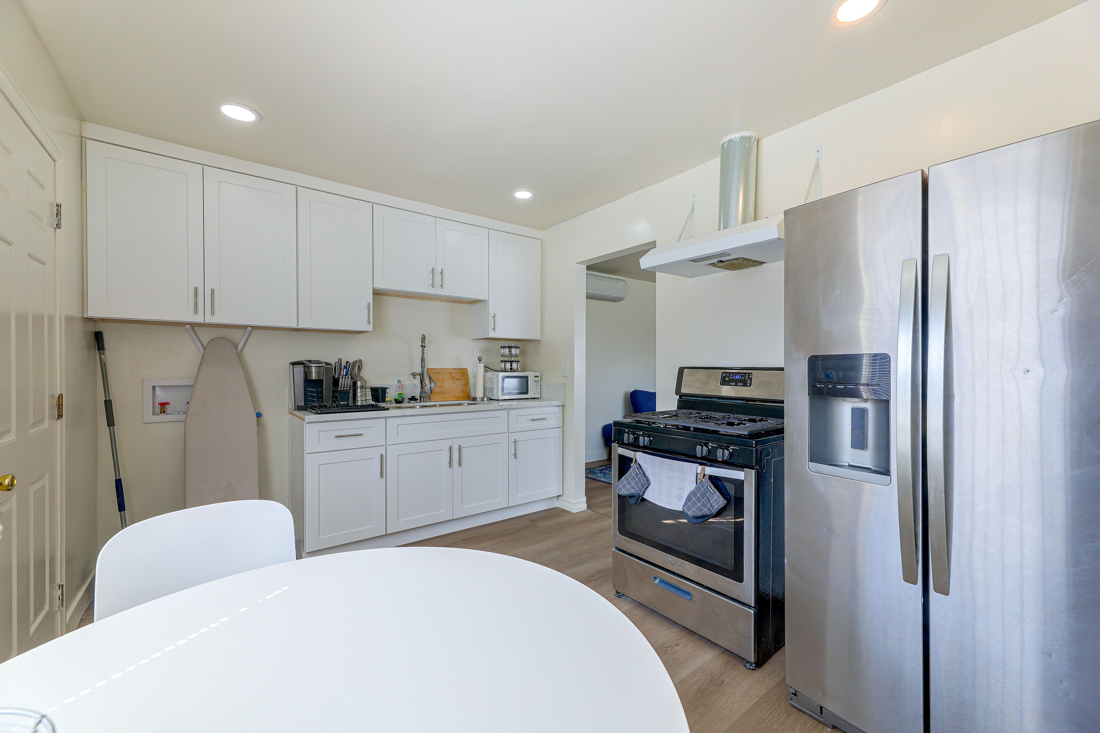 Kitchen | Dining Area