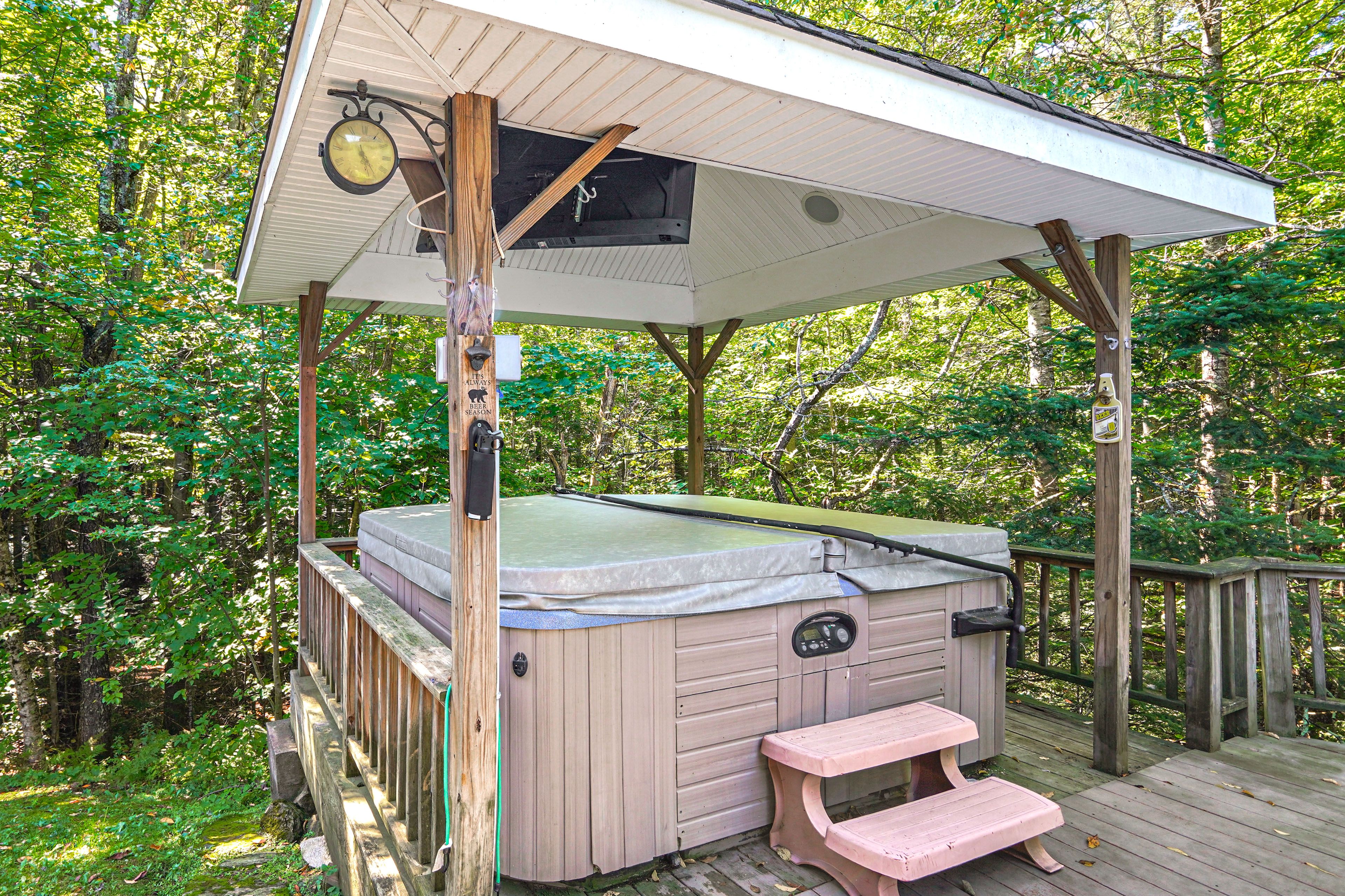 Private 8-Person Hot Tub