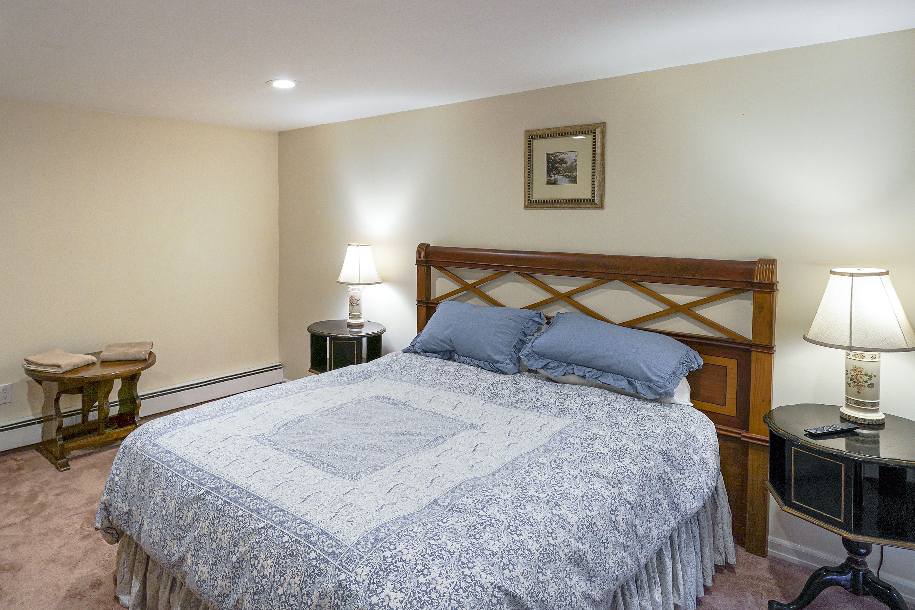 Bedroom 6 | Queen Bed | Basement