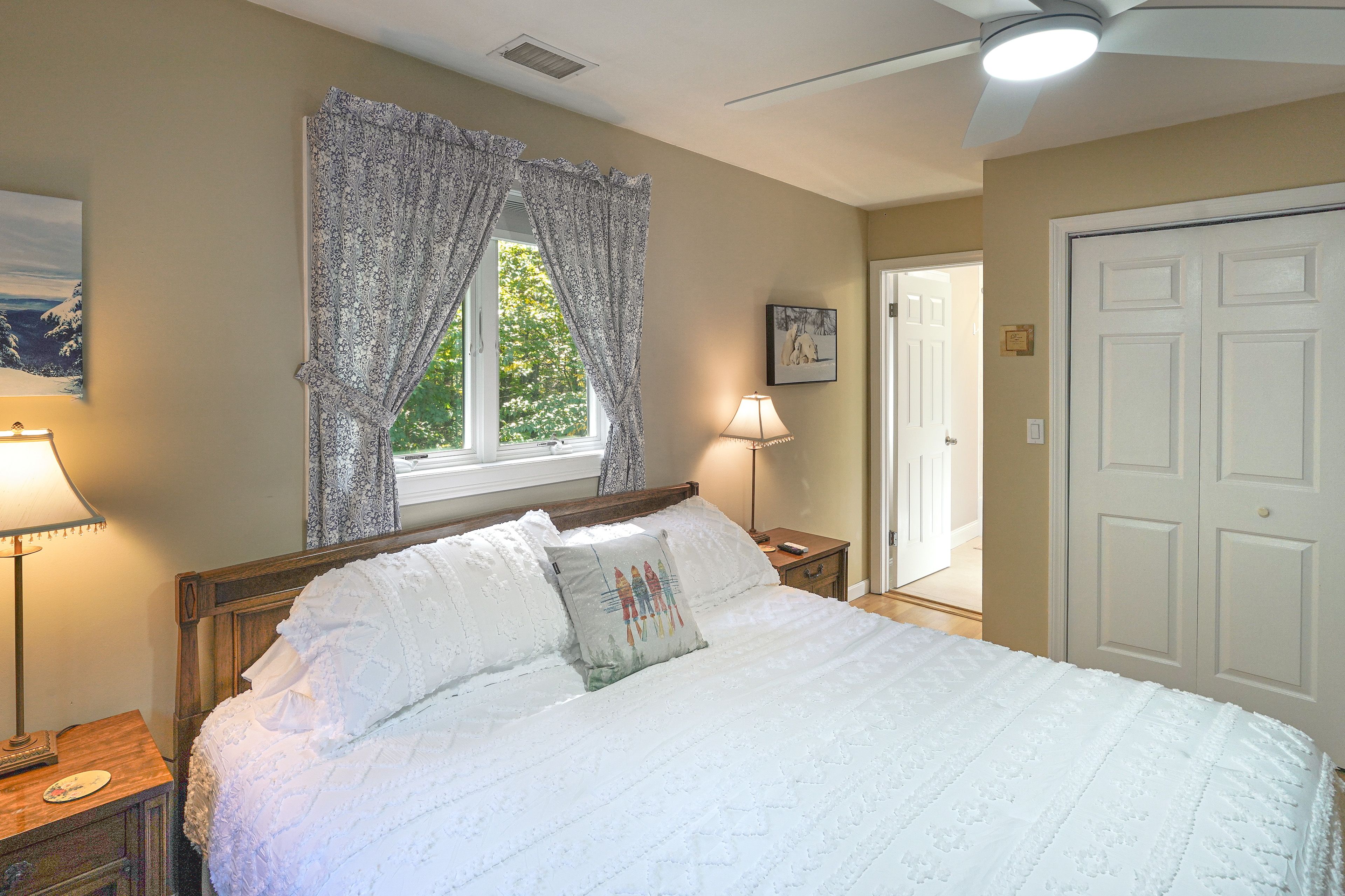 Bedroom 2 | King Bed | 2nd Floor