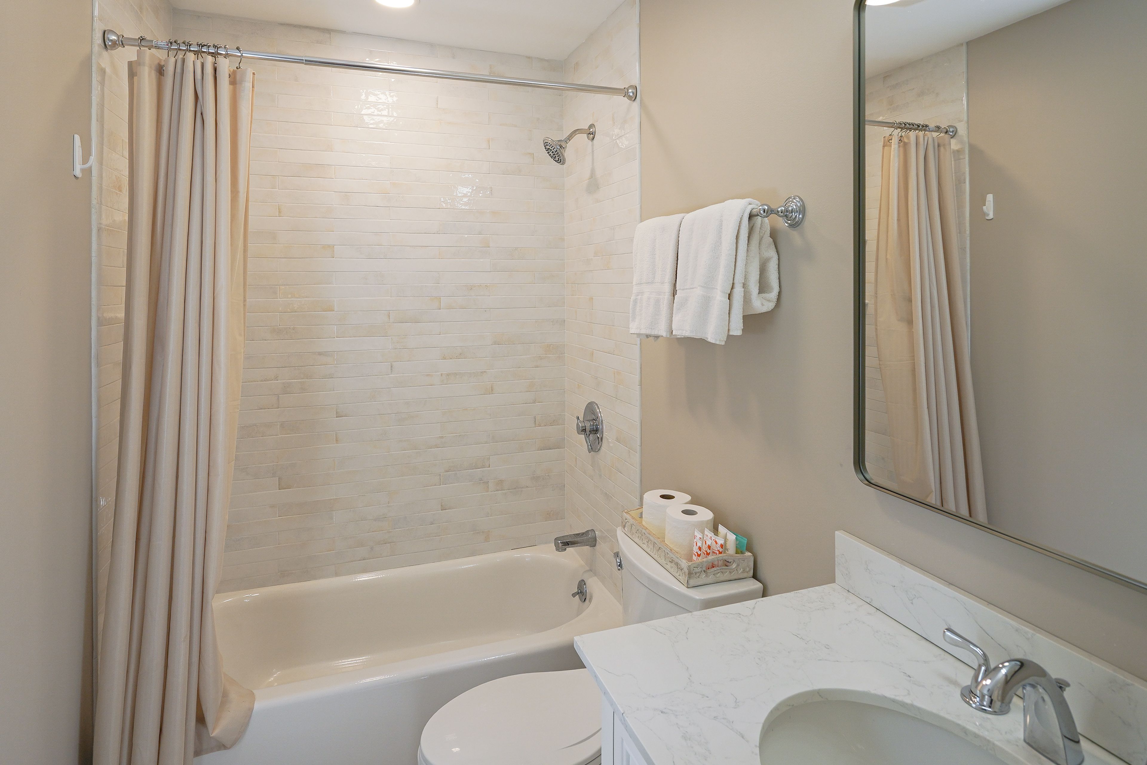 Full Bathroom | 2nd Floor