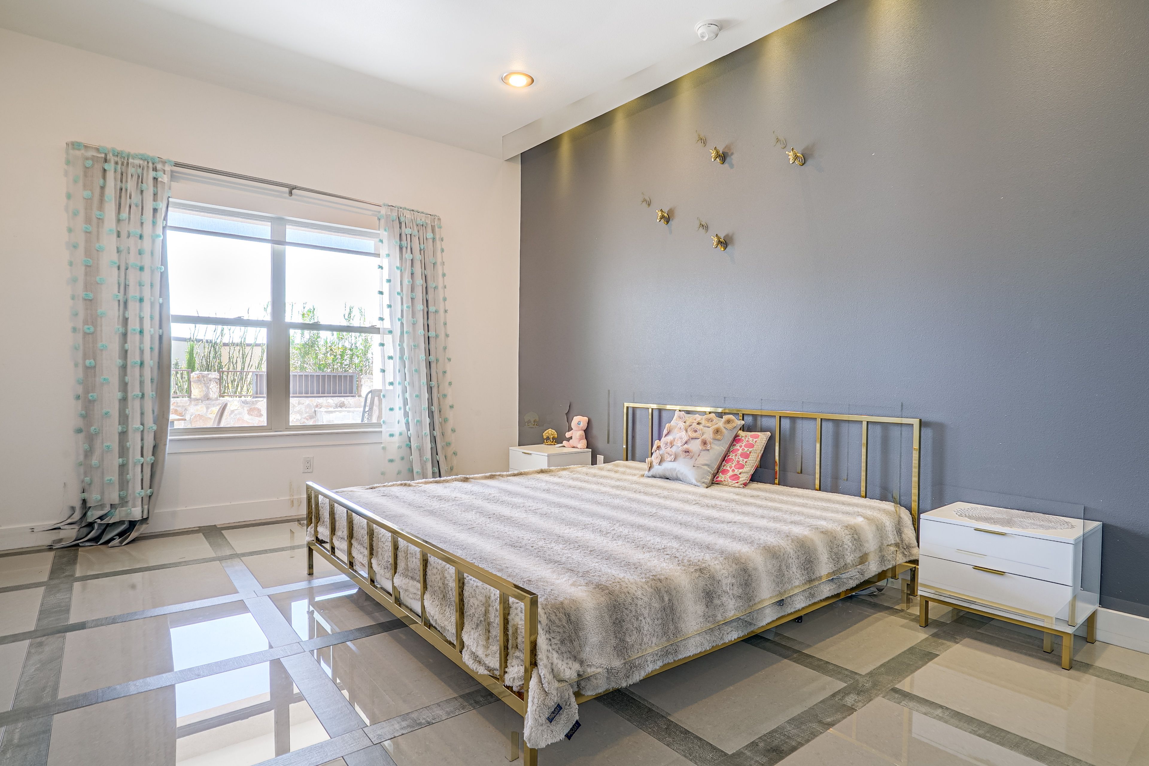 Bedroom 1 | King Bed | 1st Floor