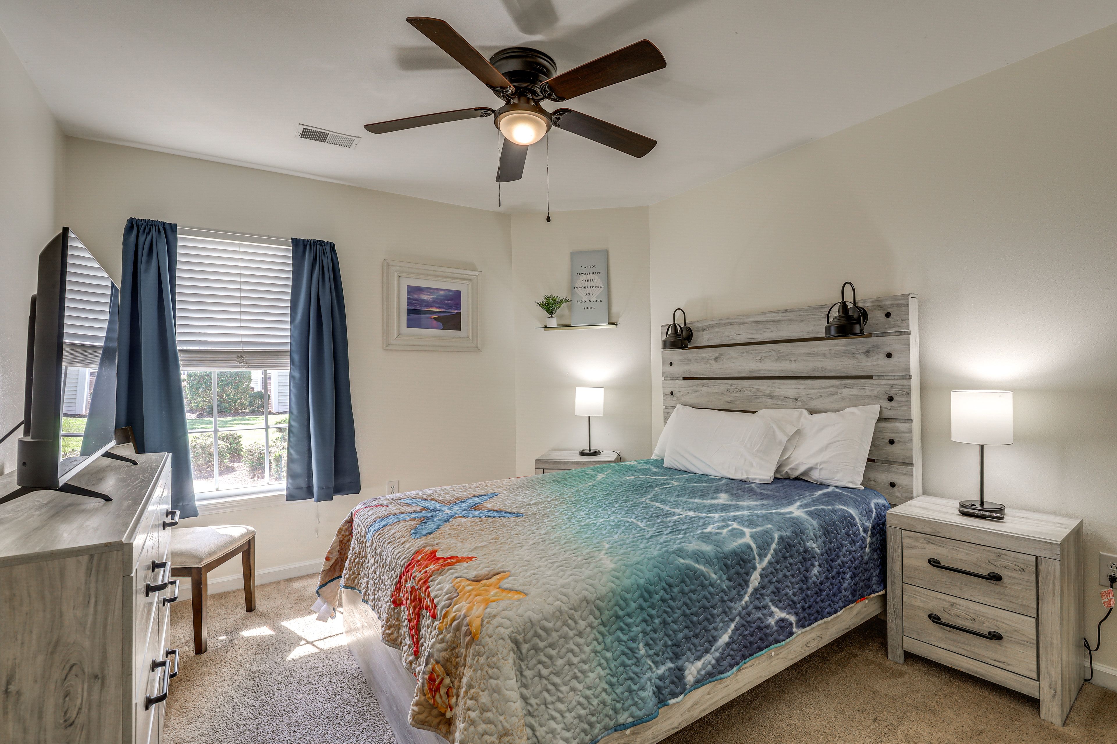 Bedroom 1 | King Bed