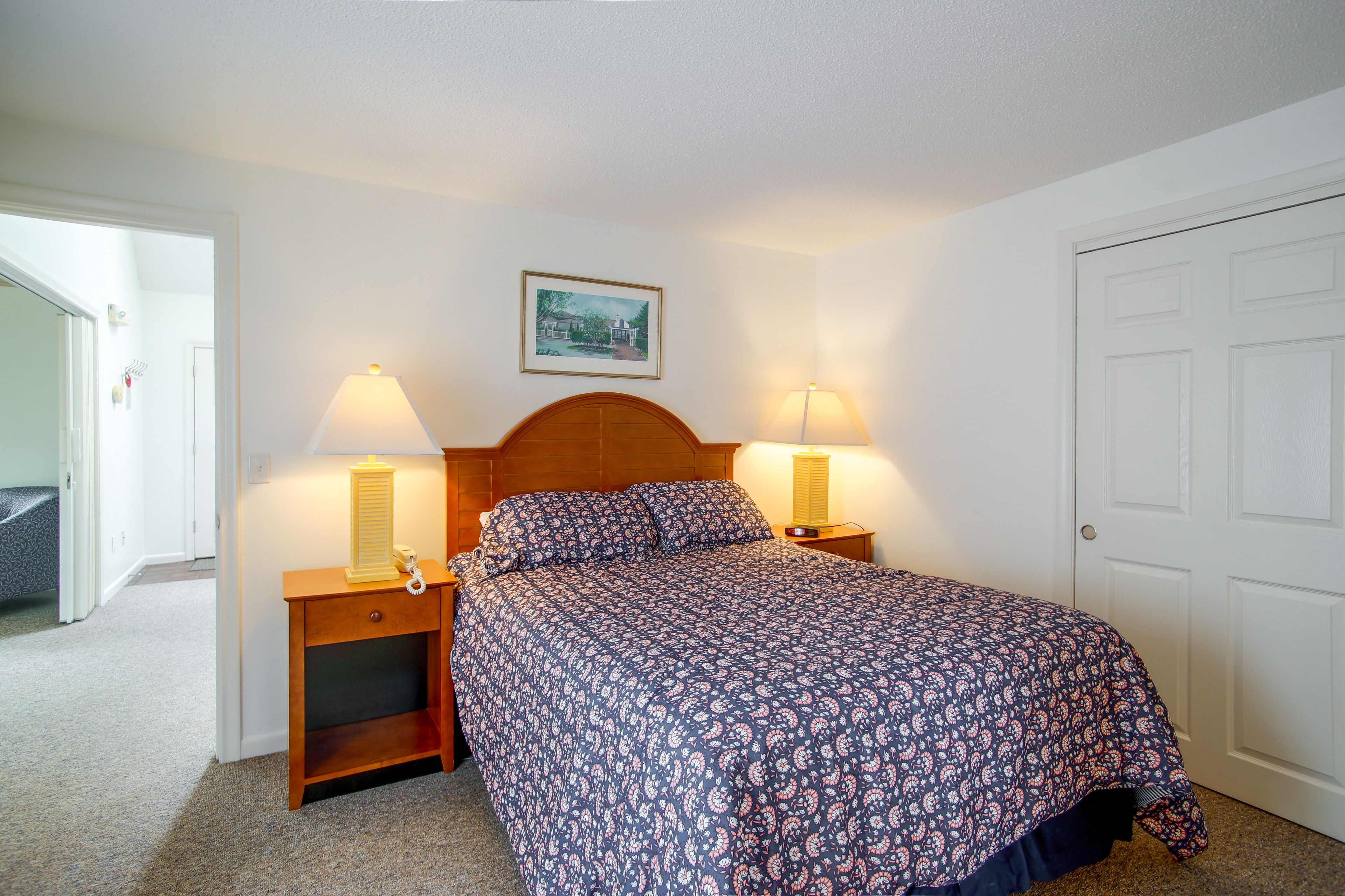 Bedroom 1 | Queen Bed