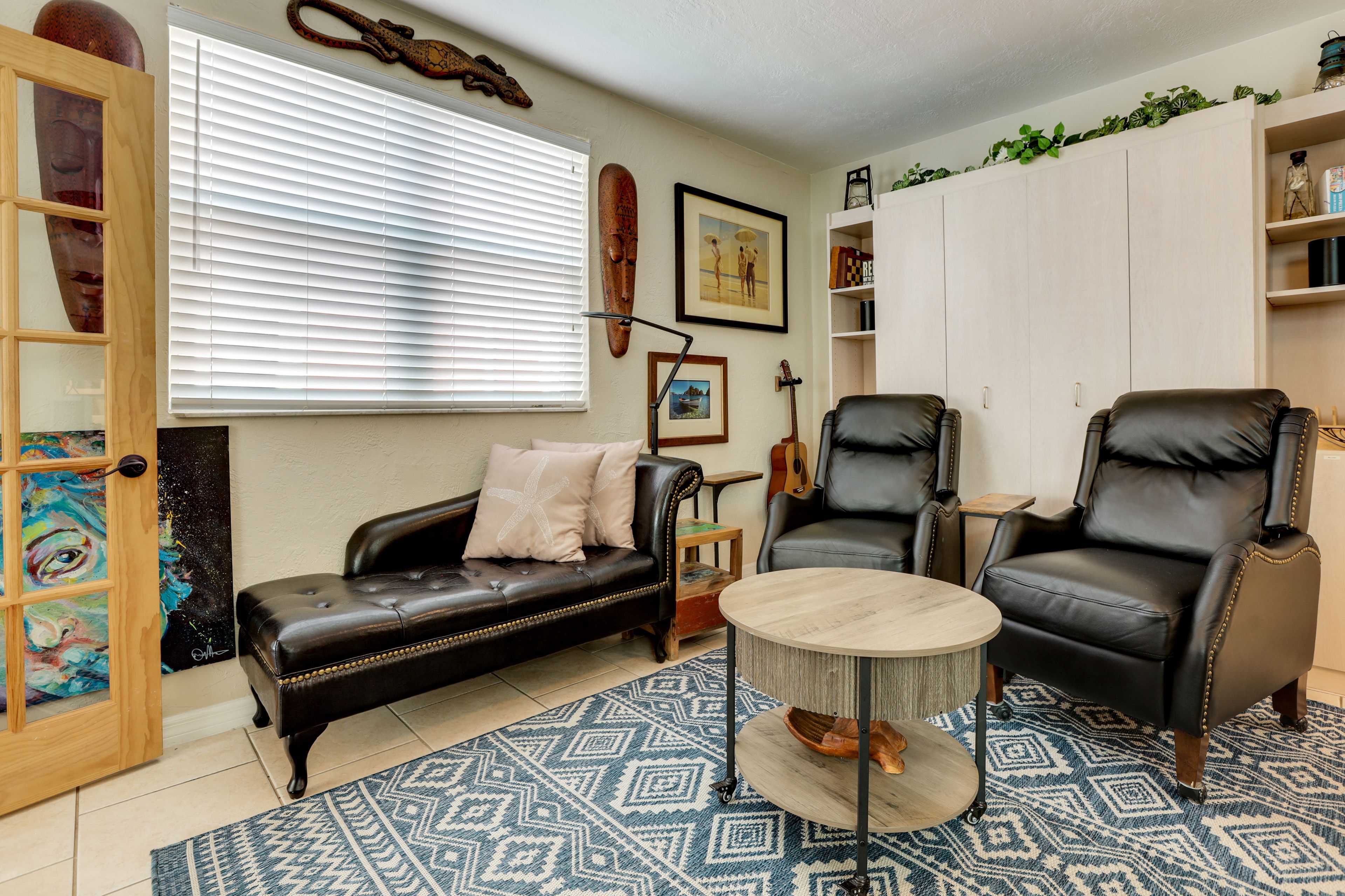 Studio | Queen Murphy Bed