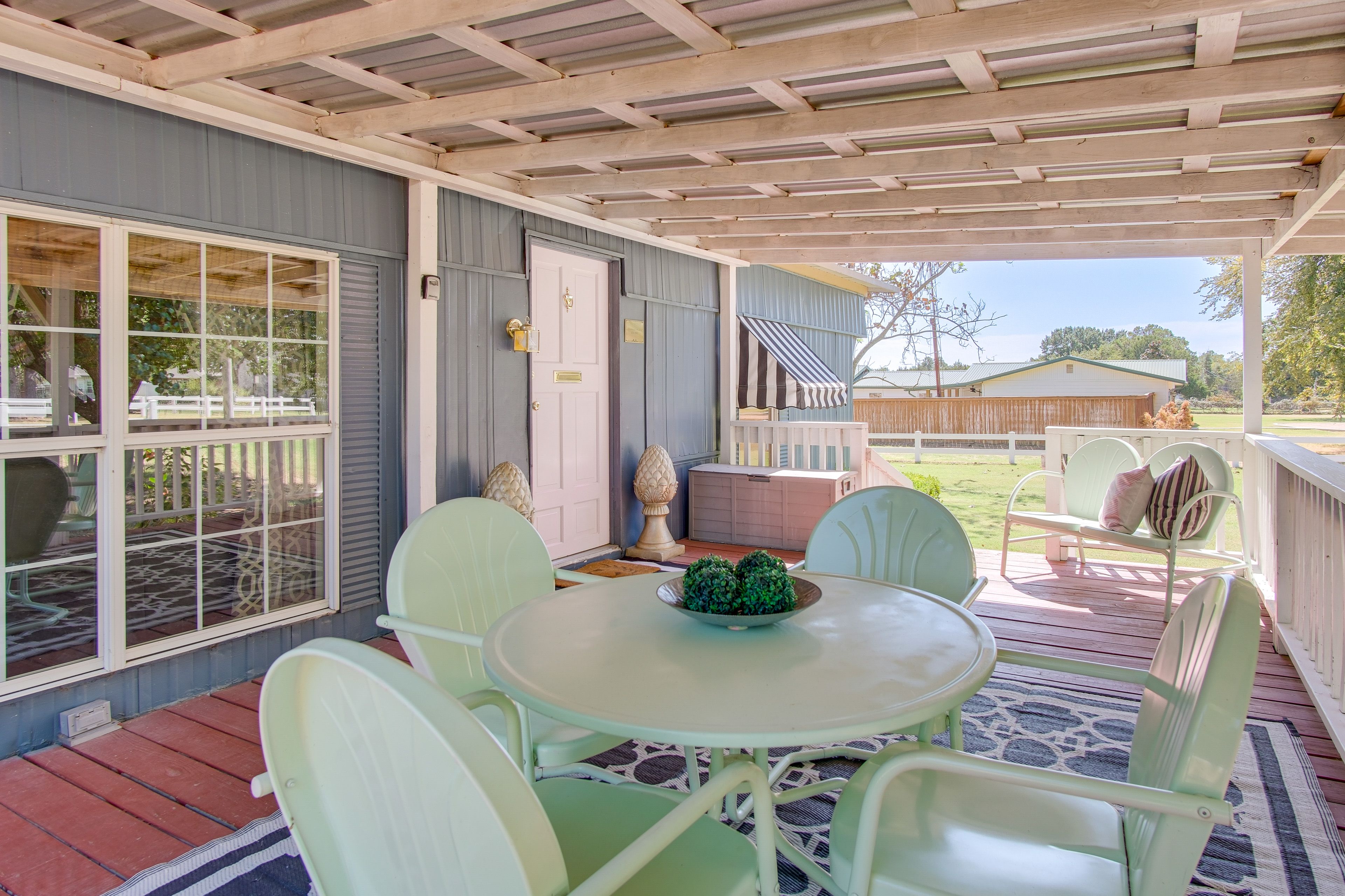 Kingston Vacation Rental | 3BR | 2BA | 900 Sq Ft | Stairs Required