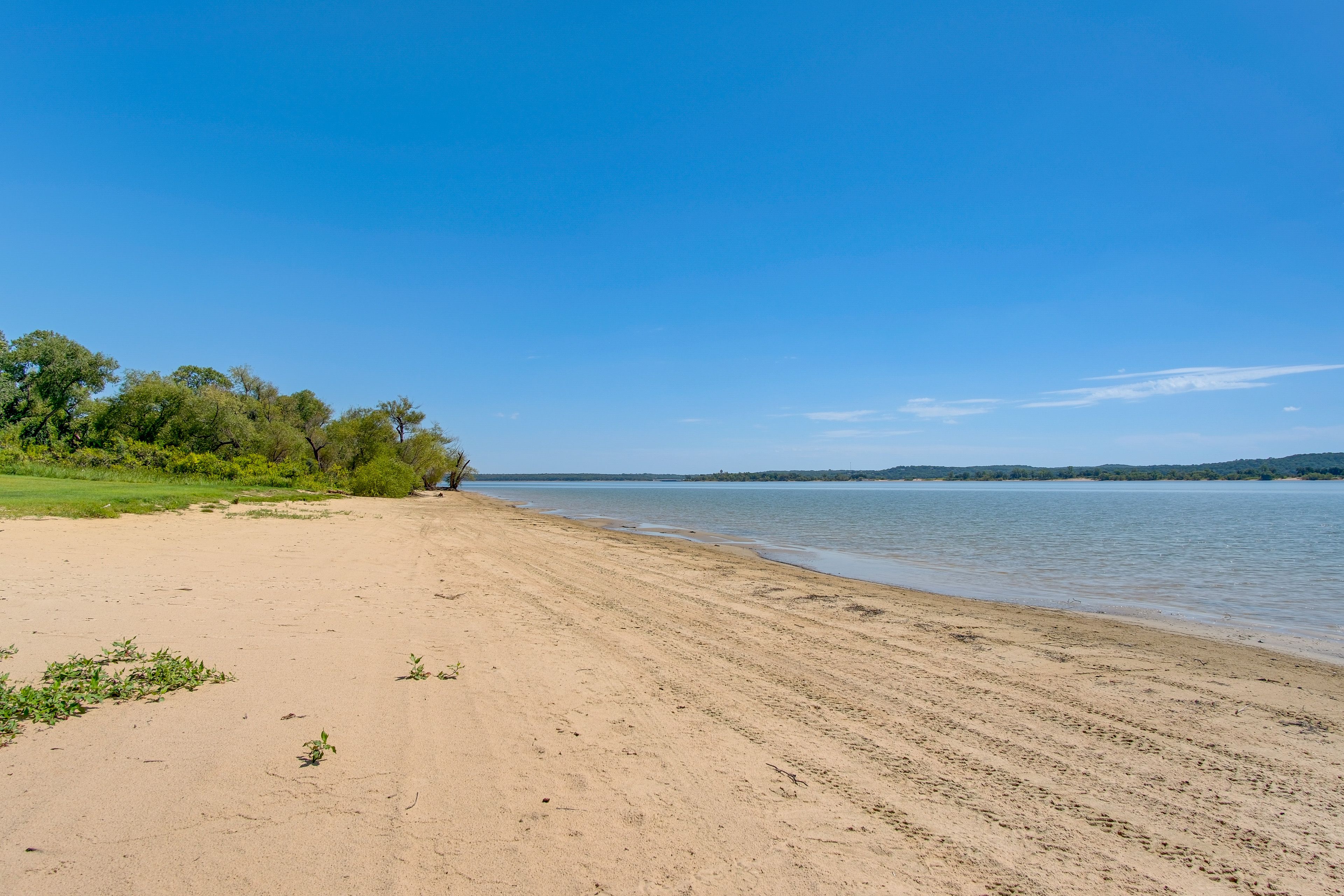 Walk to Beach & Lake Texoma
