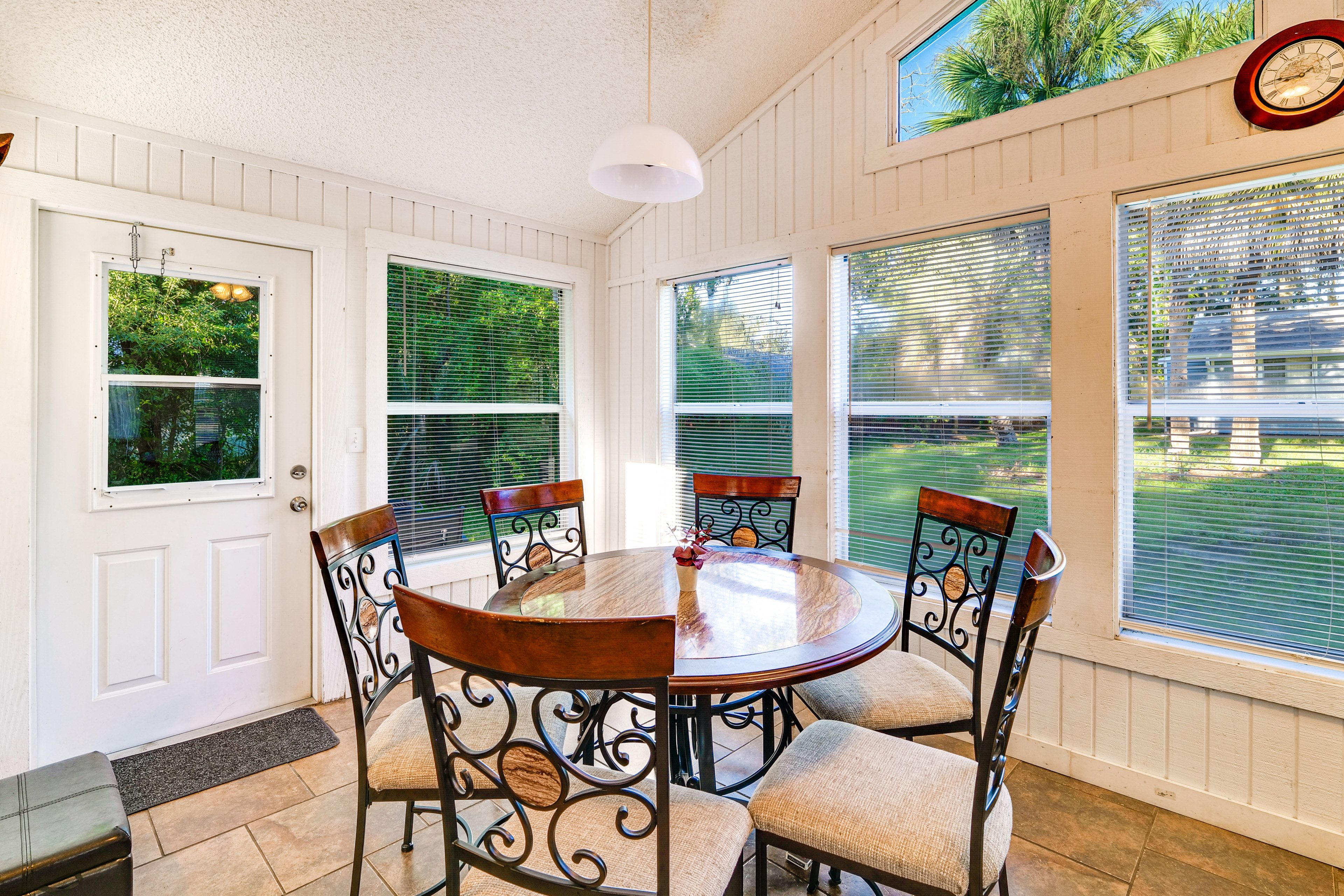 Dining Area | Dishes & Flatware Provided | 1st Floor