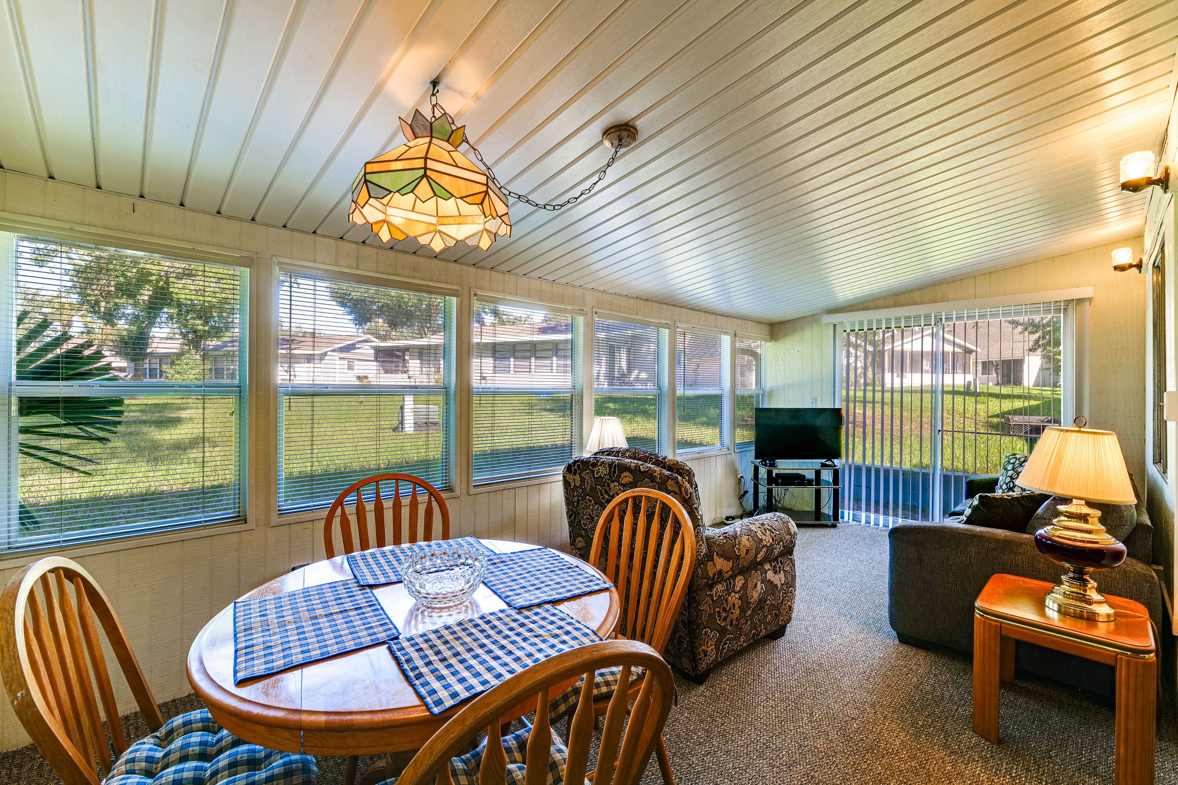 Dining & Living Area | Single-Story Home