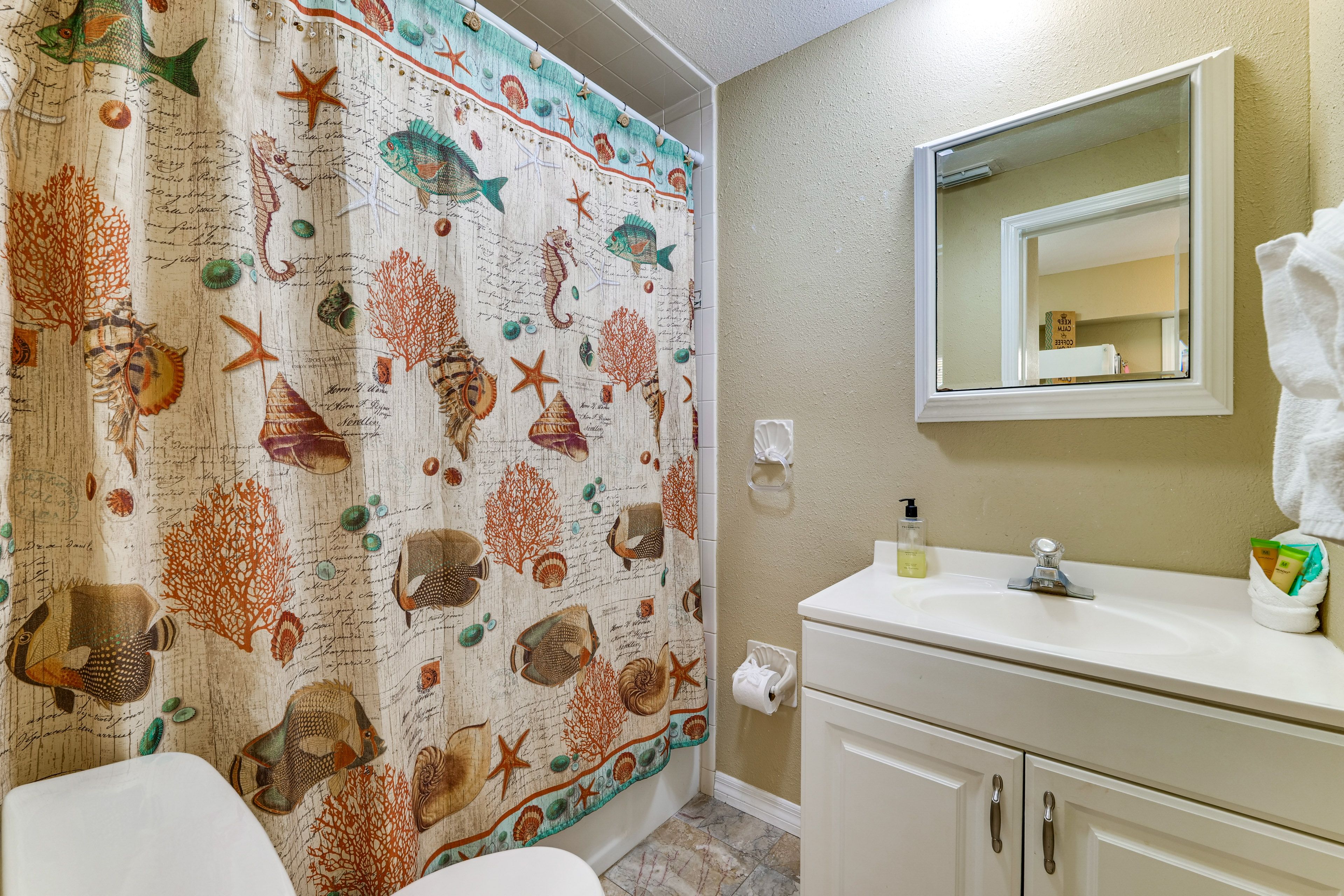 Full Bathroom | 1st Floor