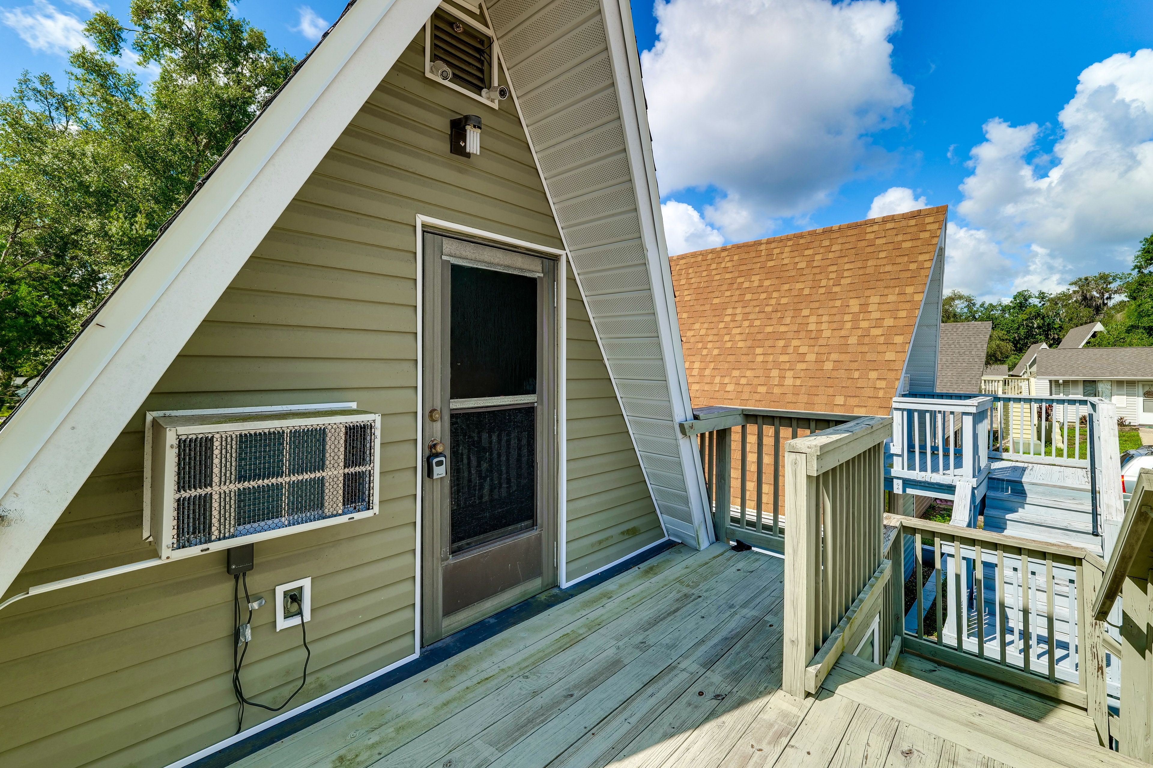 Private Deck