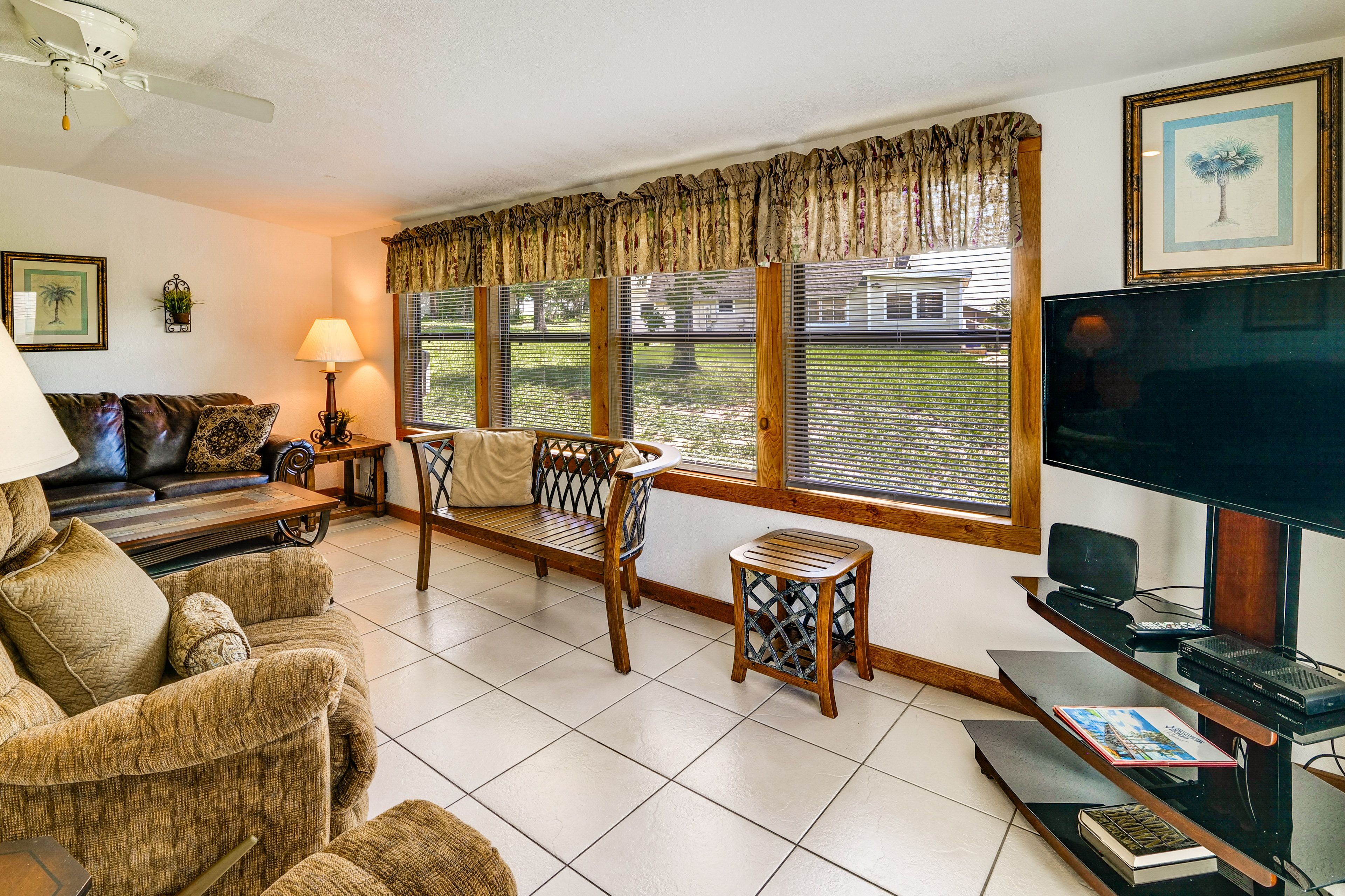 Clermont Vacation Rental | 2BR | 1BA | 720 Sq Ft | Threshold Step to Enter