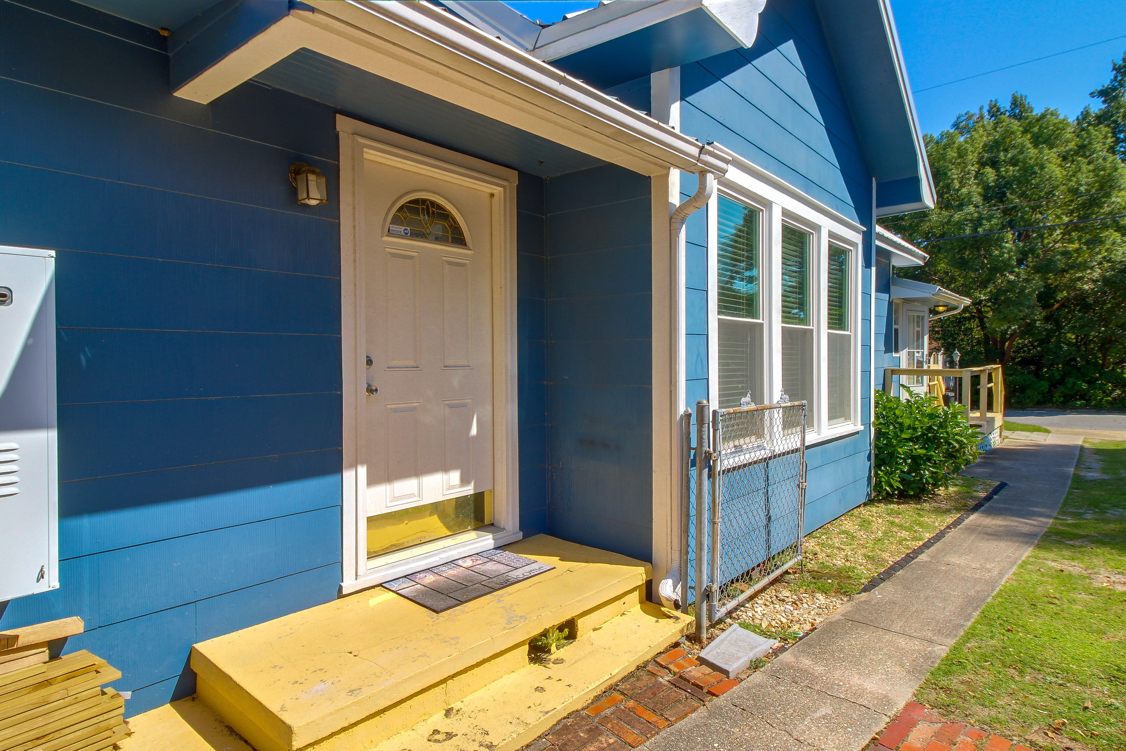 Exterior | Shared Driveway (1 Vehicle)