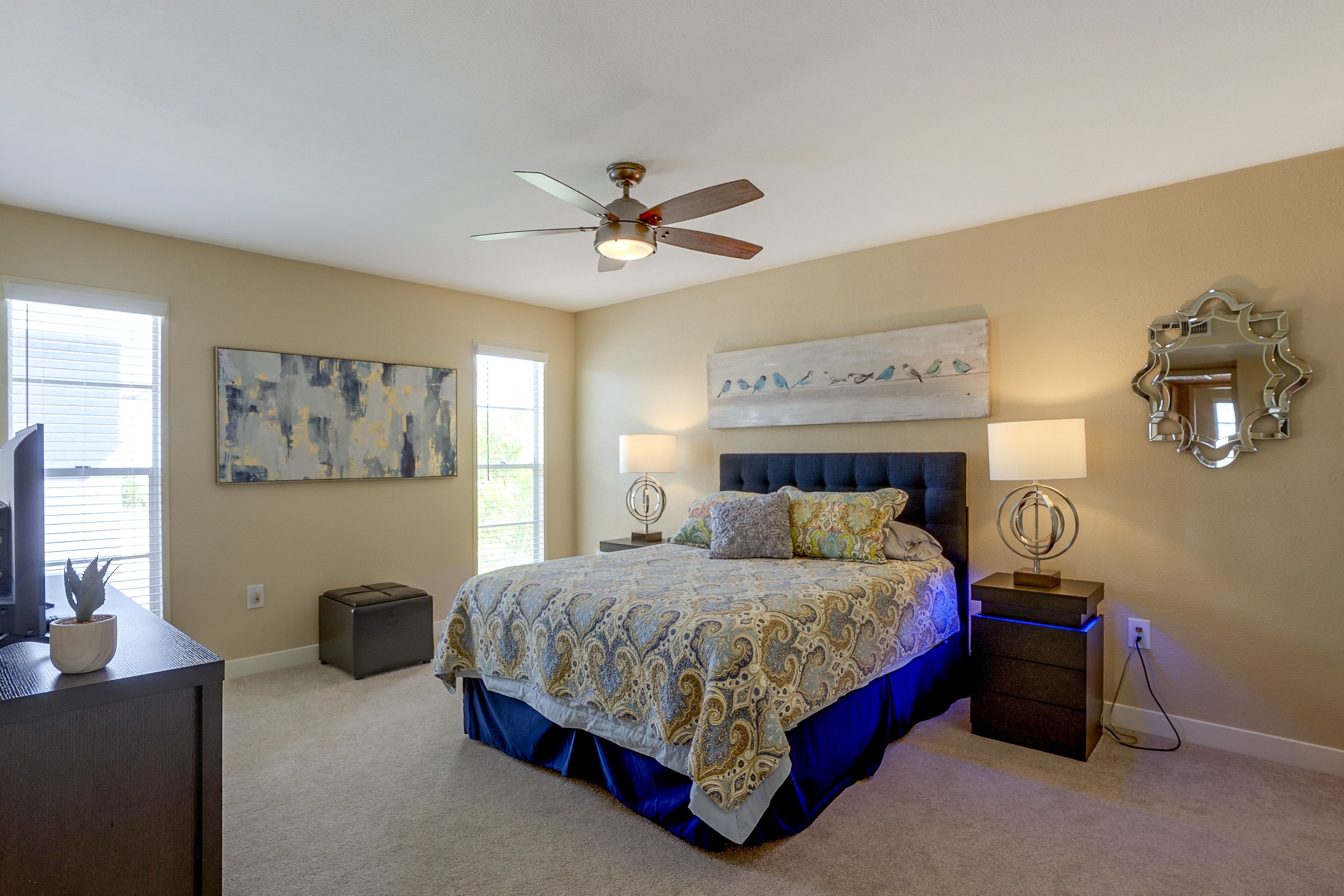 Bedroom 1 | Queen Bed